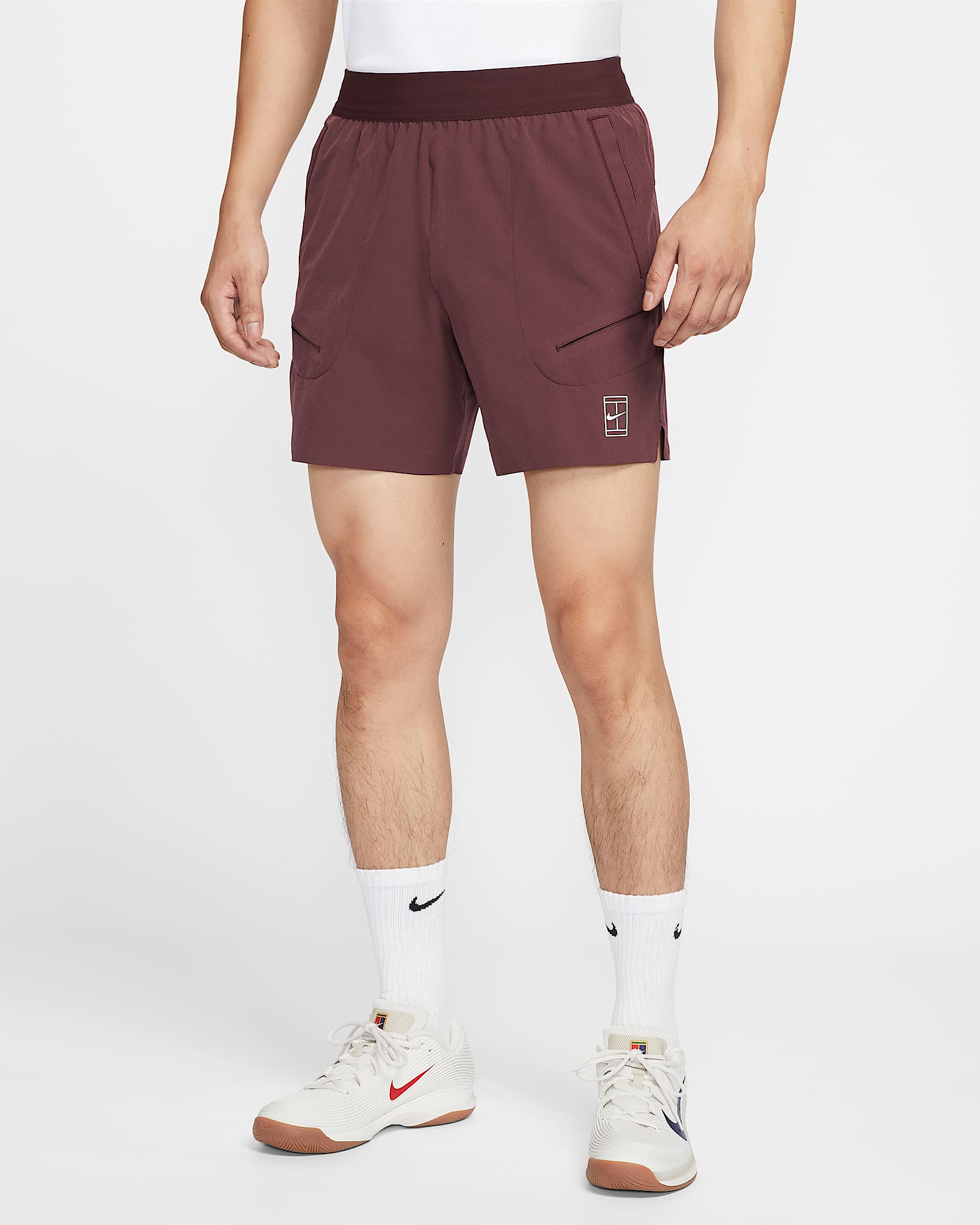 NikeCourt Advantage Dri-FIT 男子速干网球短裤 - 鲜亮勃艮第酒红/白色