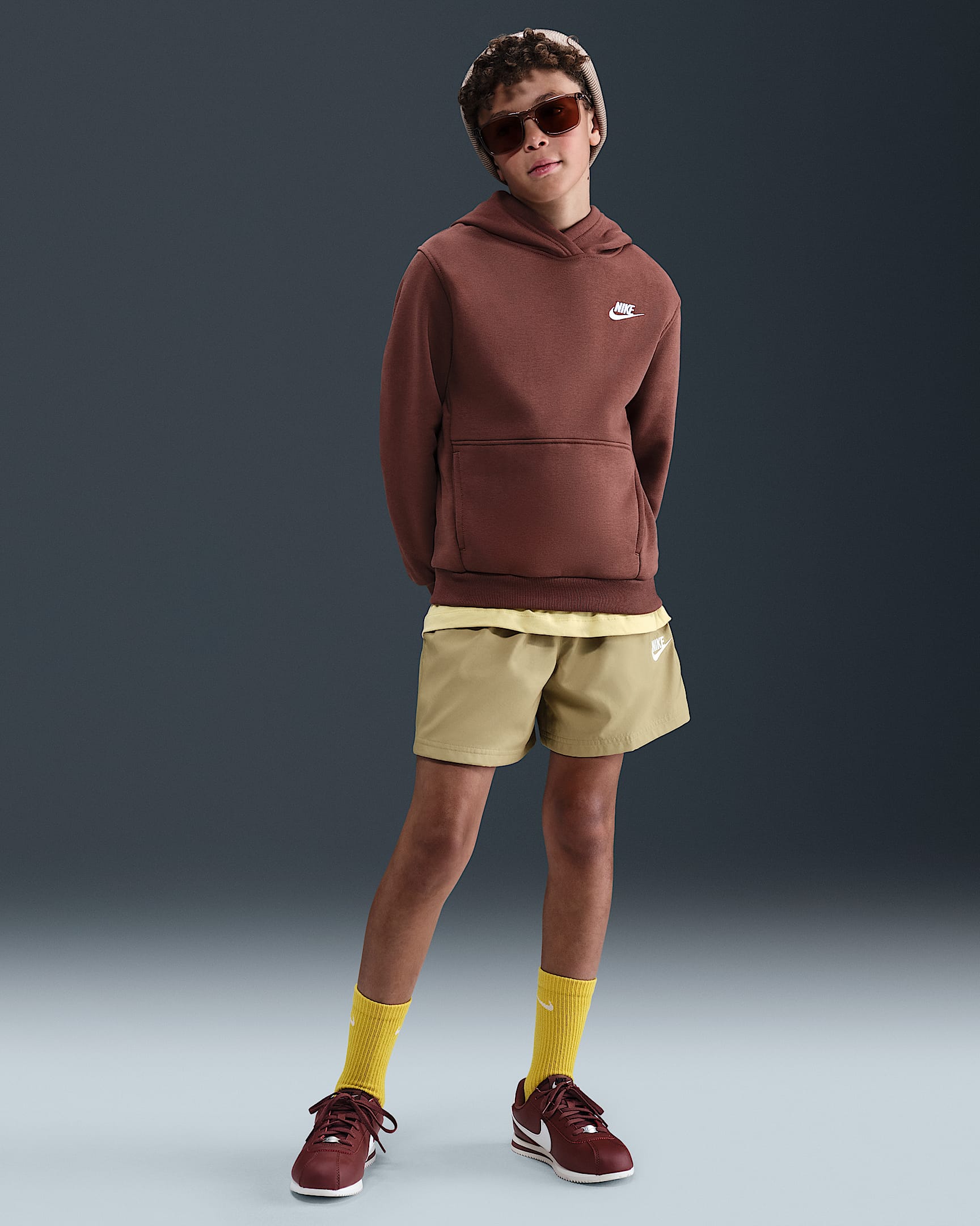 Nike Sportswear Club 大童梭织短裤 - 杏茶色/白色