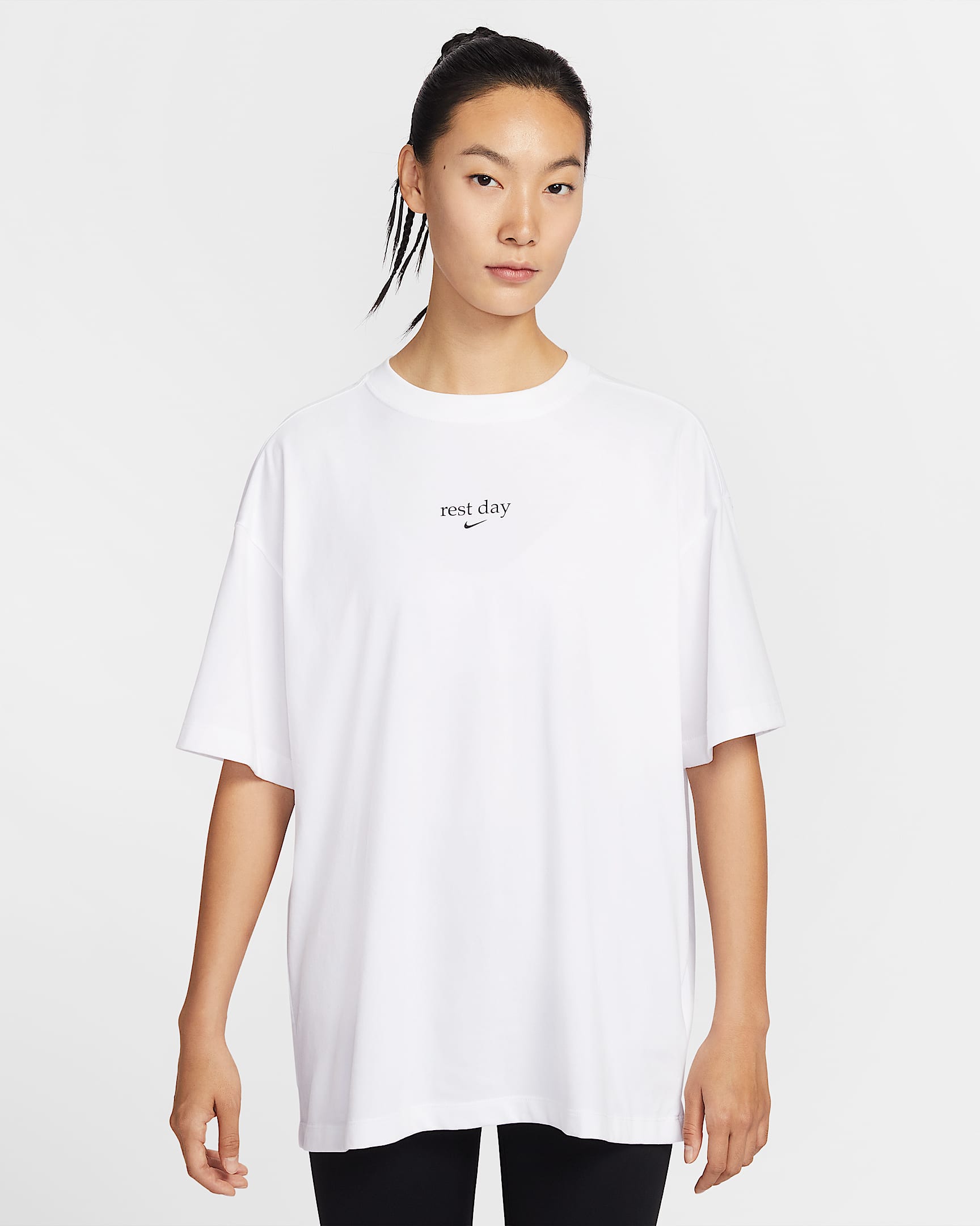 Nike Dri-FIT 女子 Oversize 风速干短袖T恤 - 白色/黑/黑