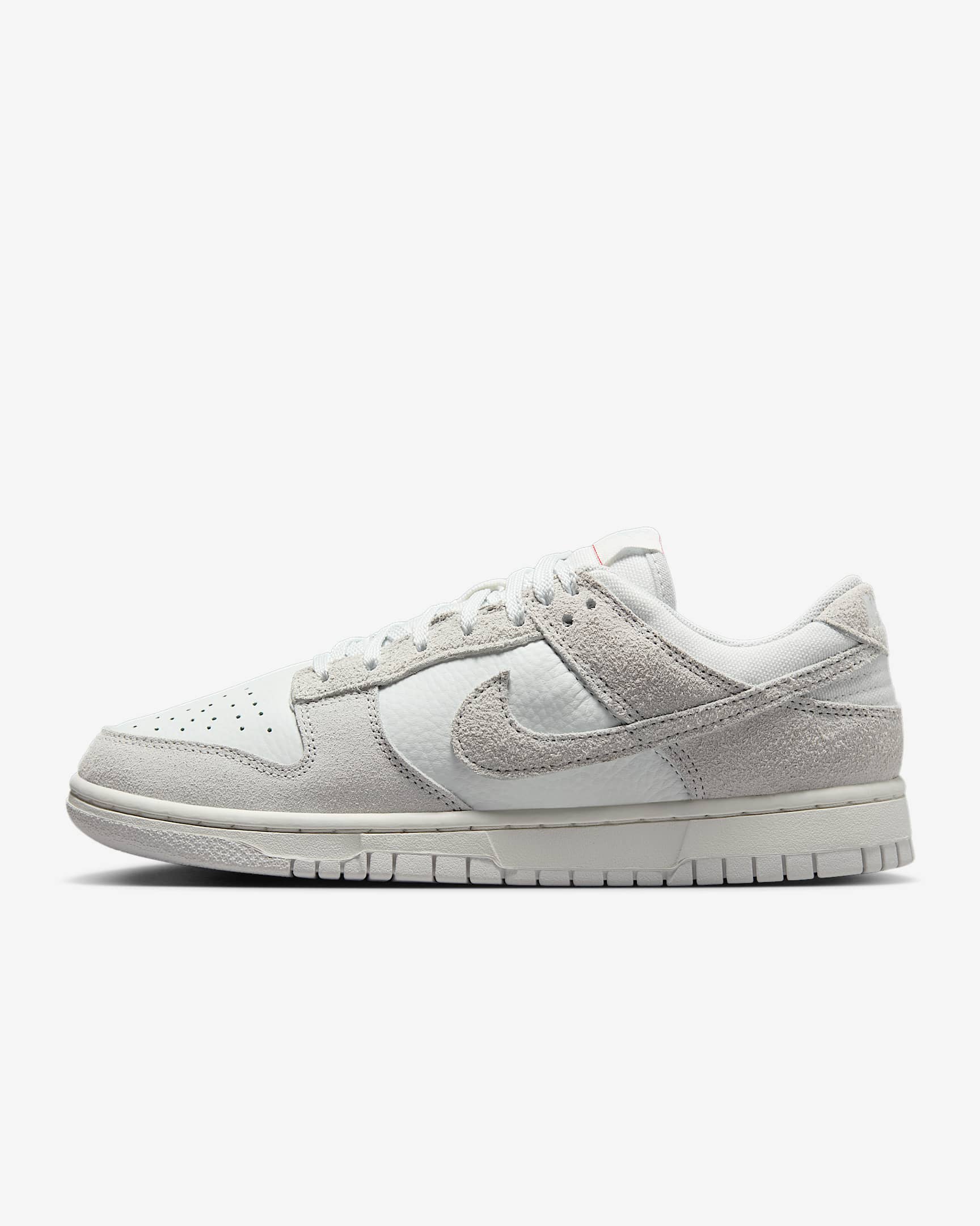 Nike Dunk Low 夏季女子运动鞋 - 山峰白/大学红/尘光子色