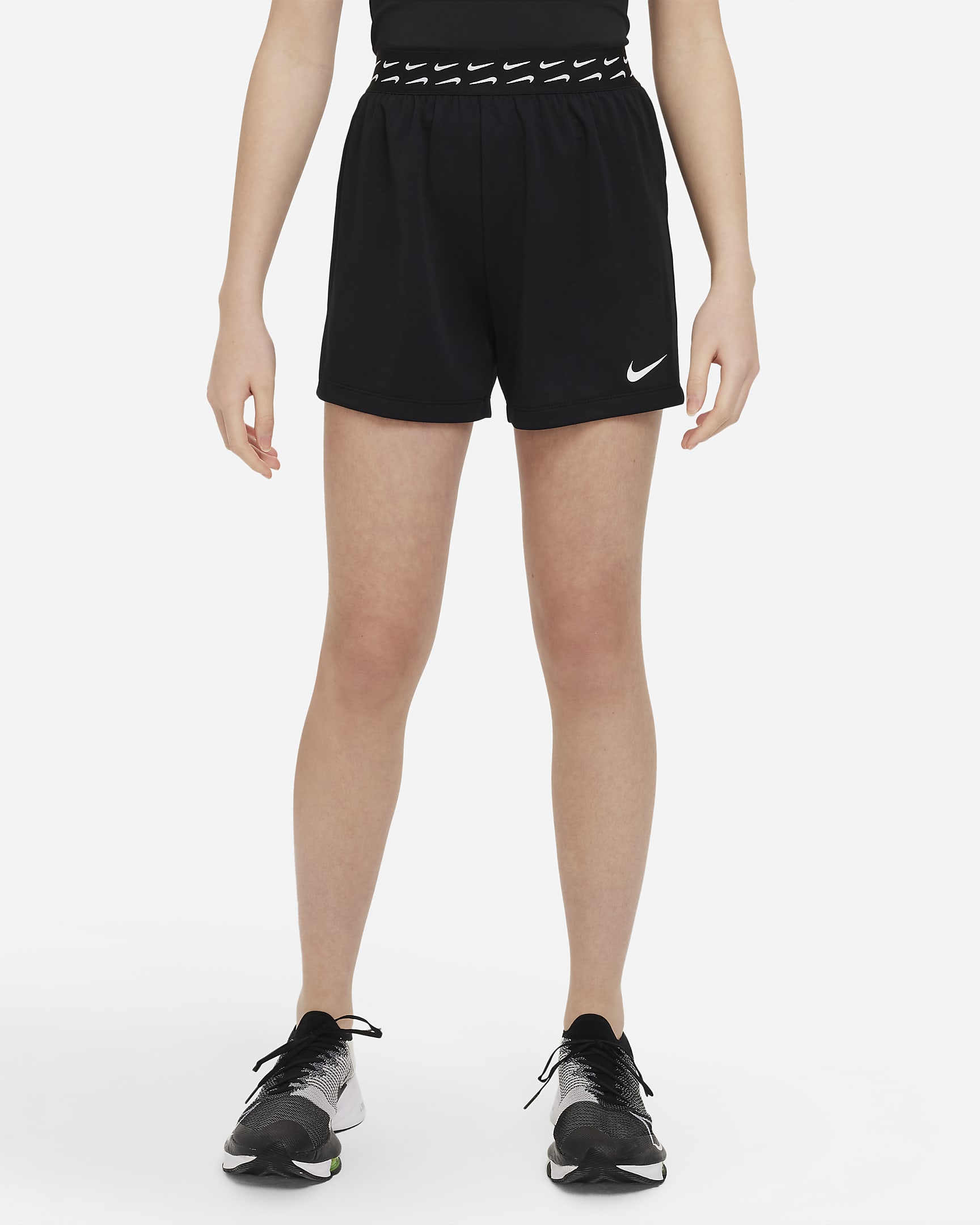 Nike Trophy Dri-FIT 大童（女孩）速干训练短裤 - 黑/白色