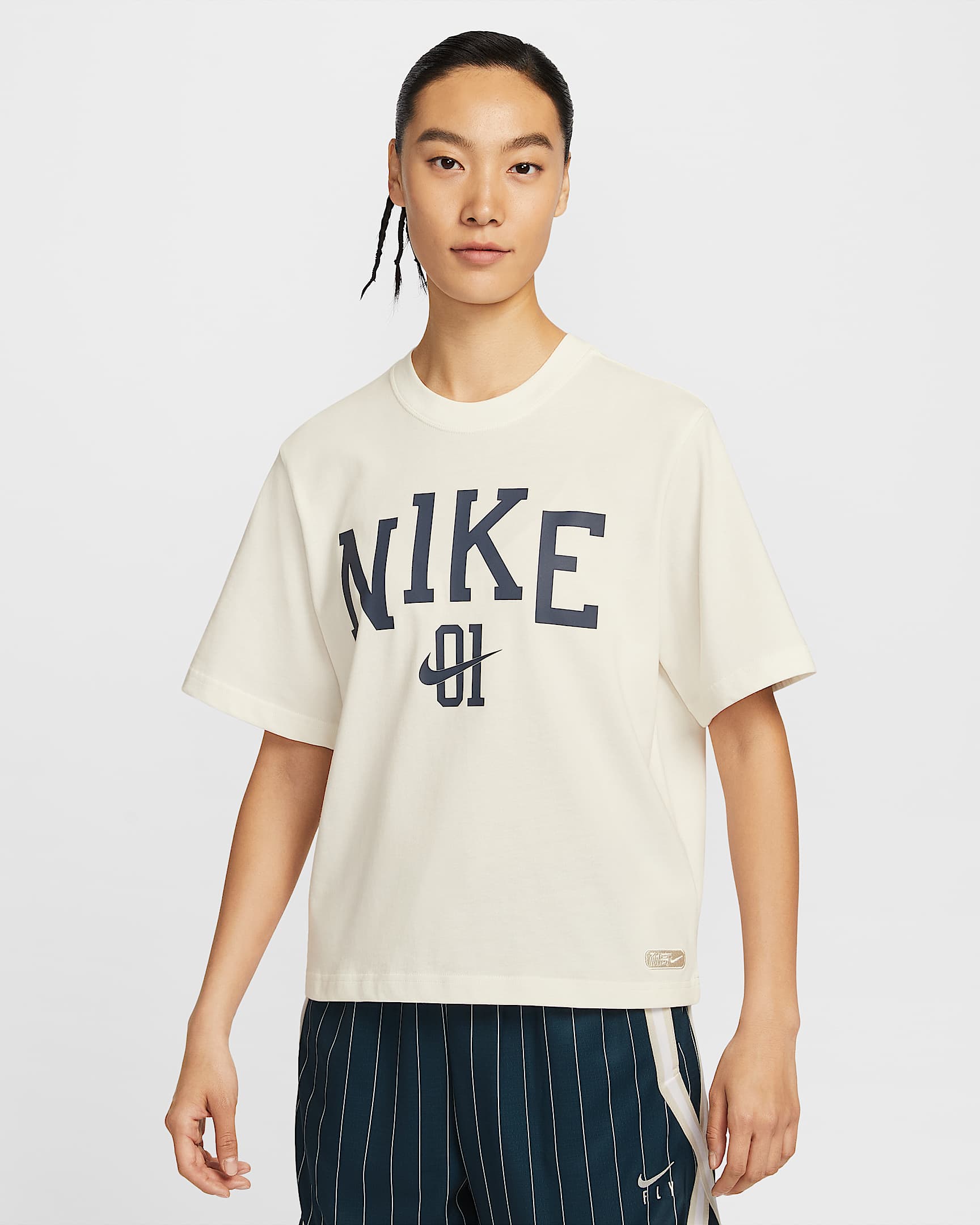 Nike "CHBL" 耐高篮球系列女子宽松篮球T恤 - 帆白