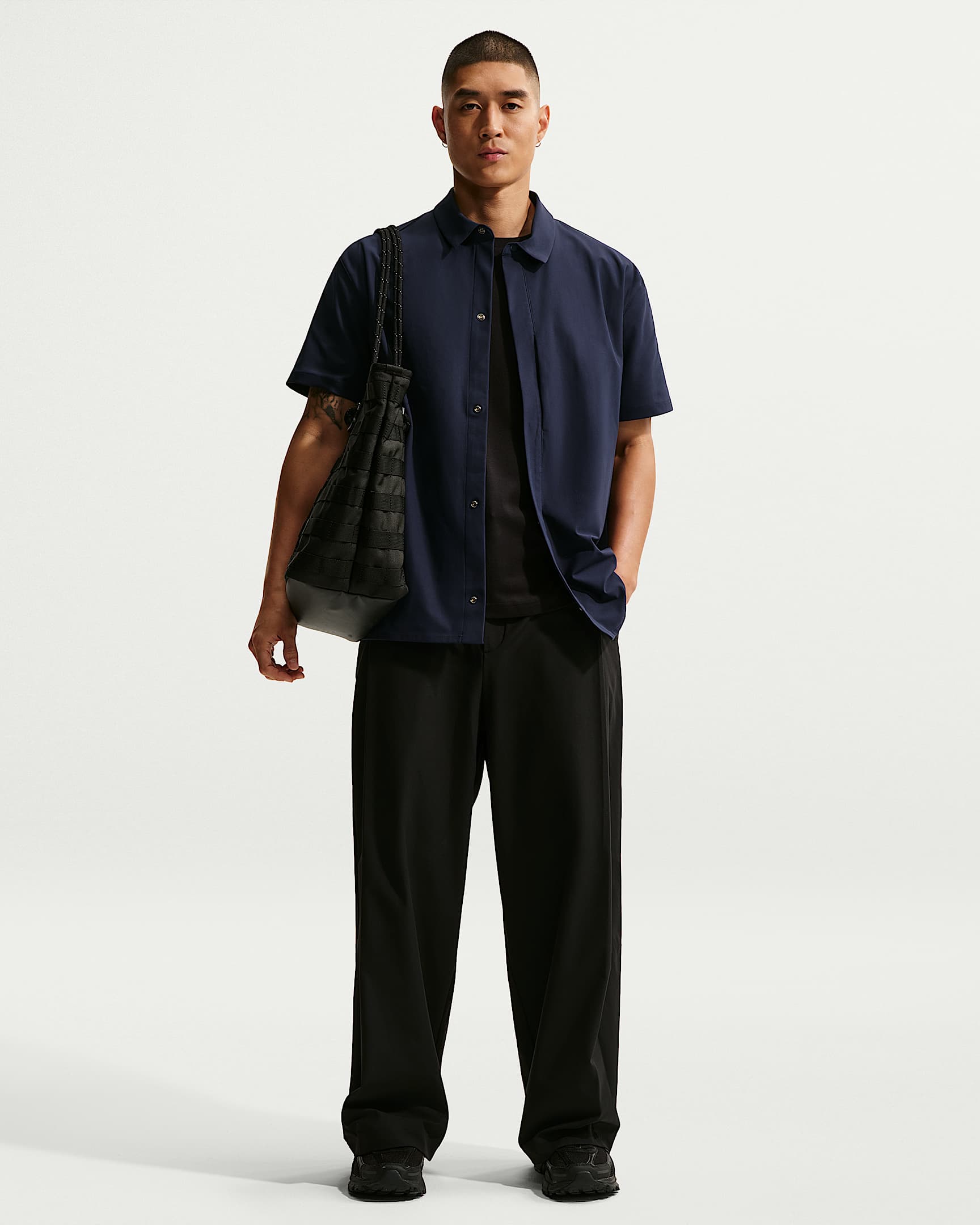 Nike 24.7 PerfectStretch Dri-FIT UV 无界弹韧男子防晒速干长裤 - 黑/黑/暗烟灰