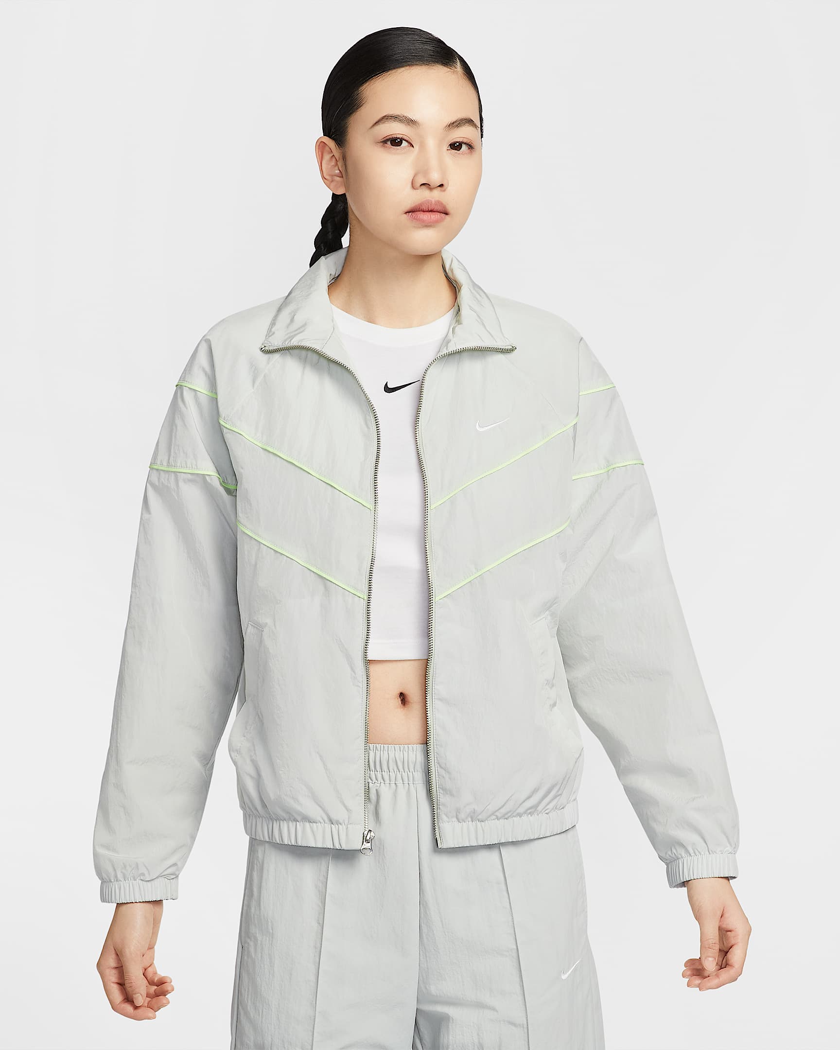 Nike Windrunner 风行者系列郑钦文同款女子宽松防晒梭织全长拉链开襟夹克 - 浅银/微黄绿/白色