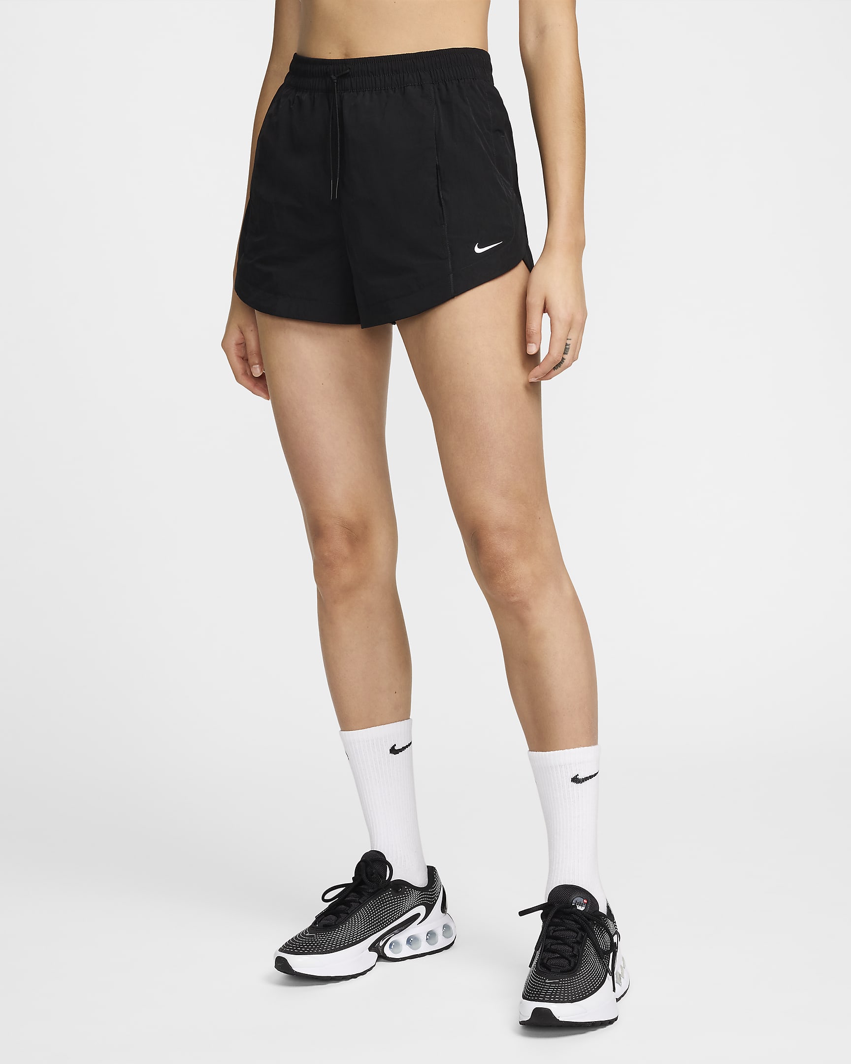 Nike Windrunner 郑钦文同款女子中腰梭织短裤 - 黑/白色