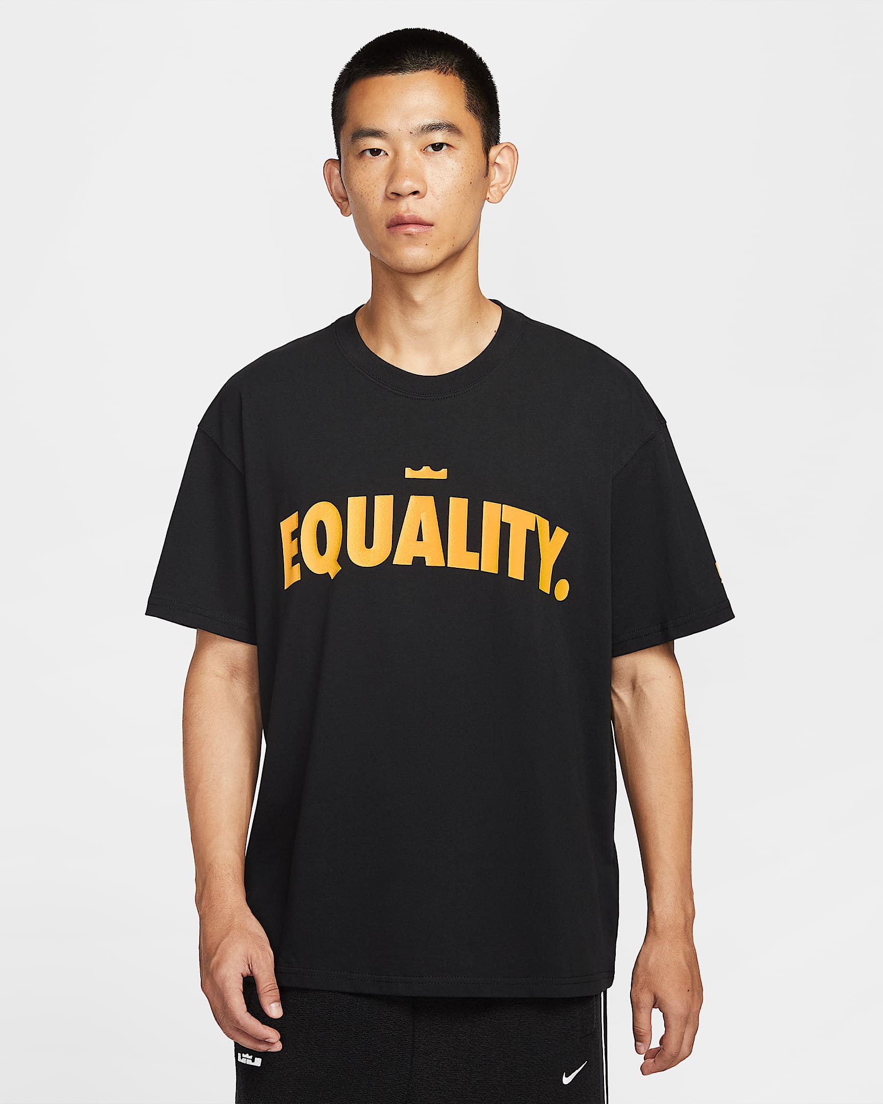 LeBron "Honor the King" Nike 詹姆斯男子篮球T恤 - 黑