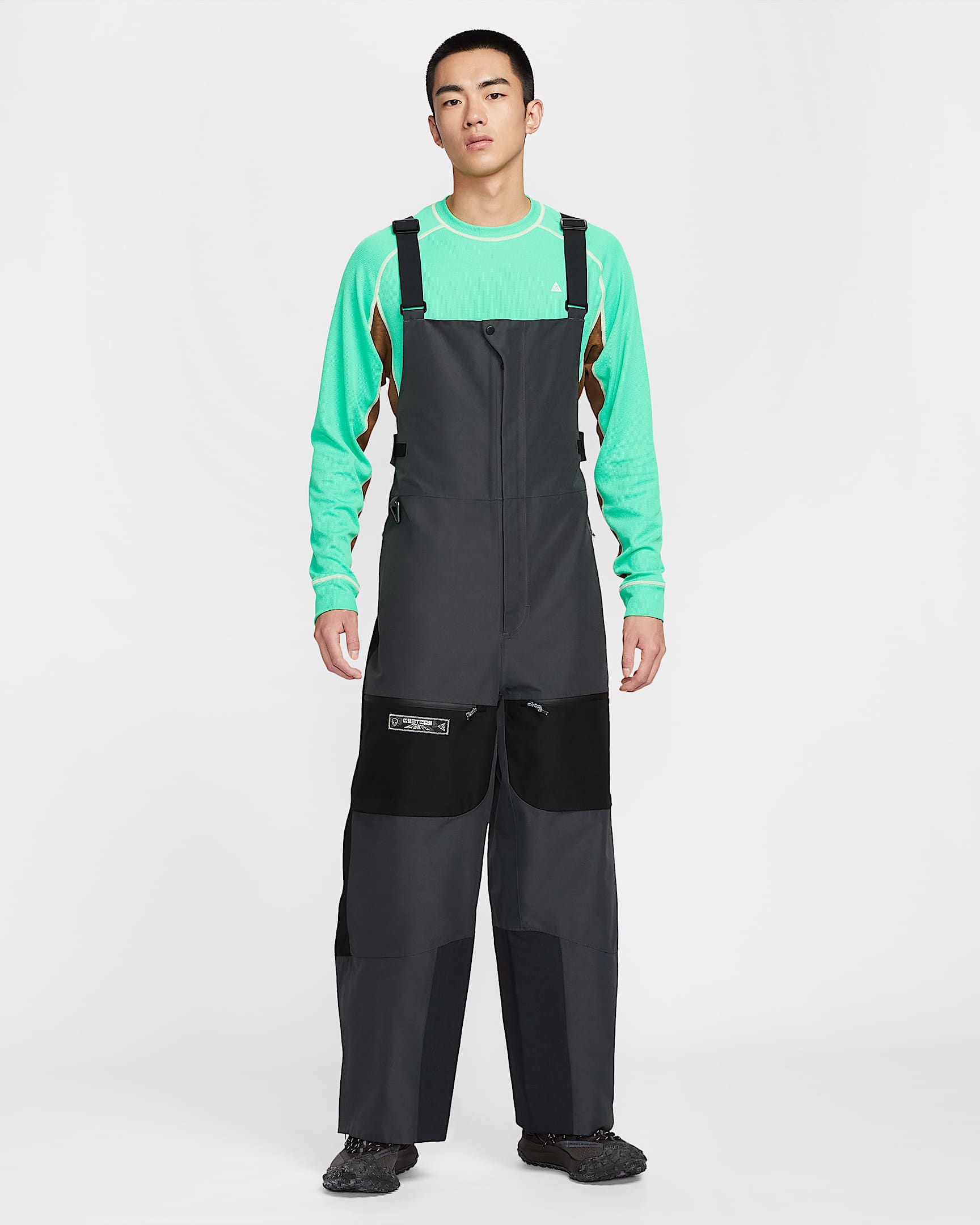 Nike ACG "Mystery Lights" Storm-FIT ADV 2L 男子防风防水背带裤硬壳冲锋裤滑雪裤 - 煤黑/煤黑/黑/煤黑