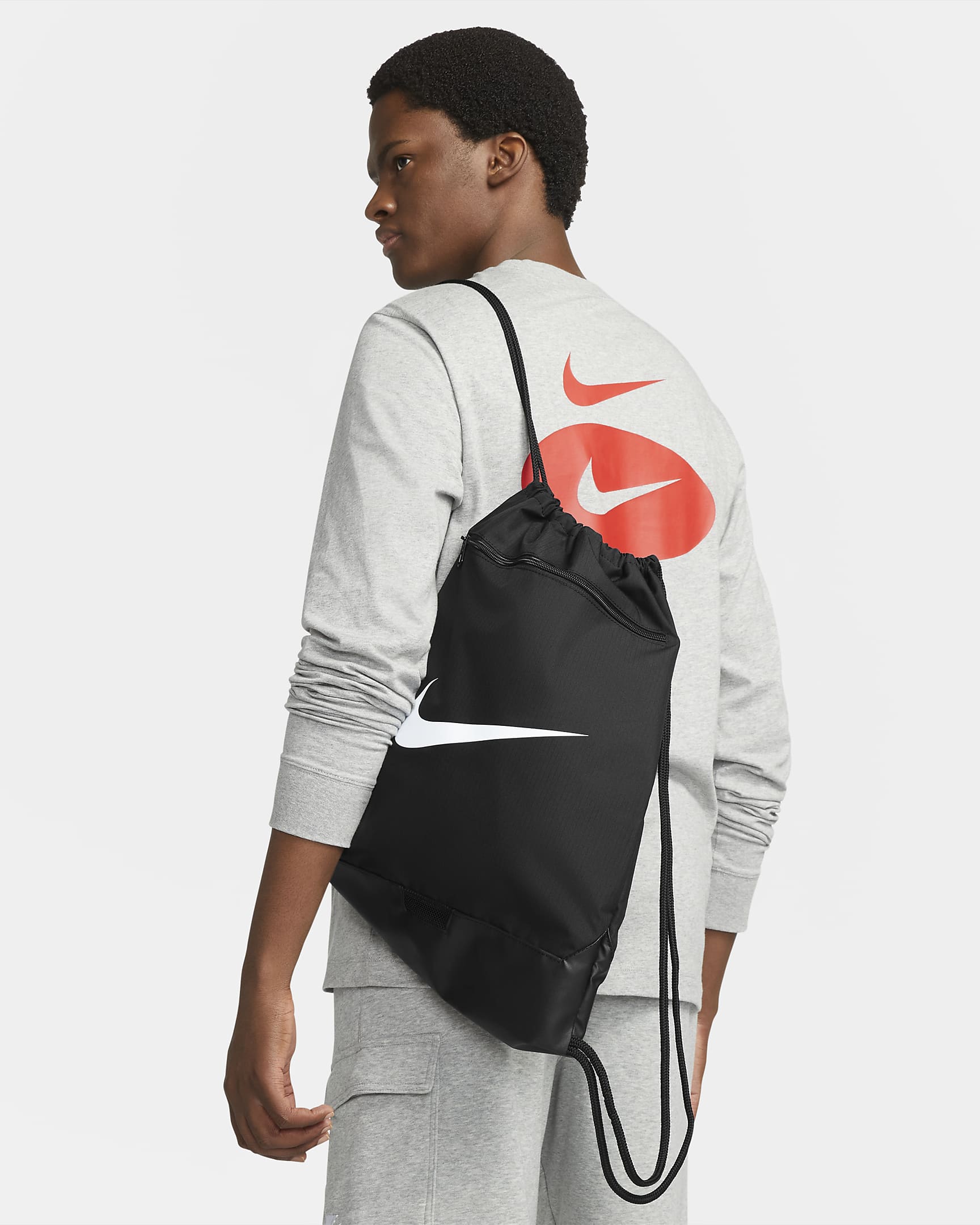 Nike Brasilia 9.5 训练健身包 - 黑/黑/白色