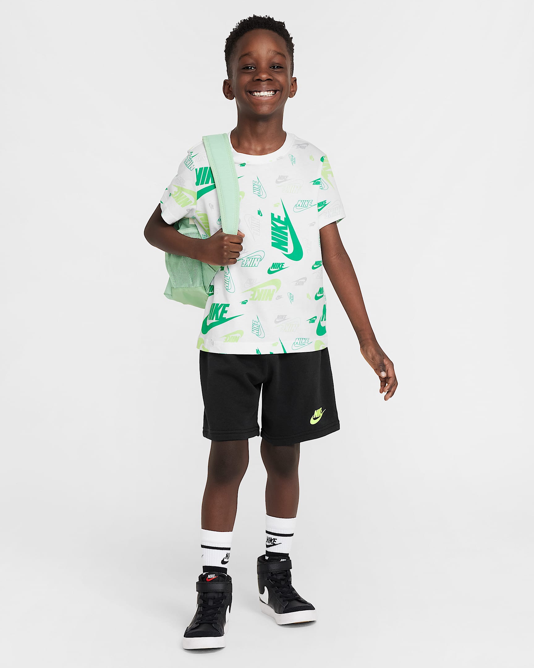 Nike 幼童印花T恤和法式毛圈短裤套装 - 黑/白色