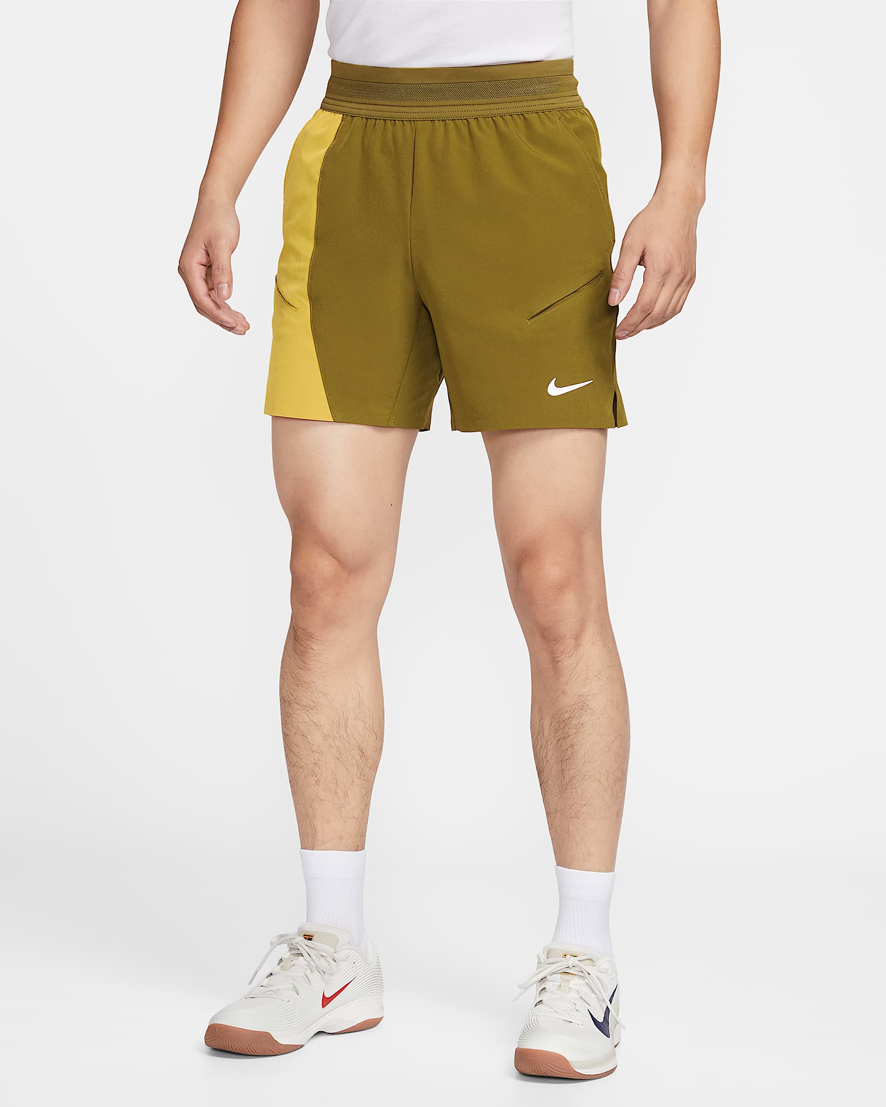NikeCourt Slam Dri-FIT 男子速干短裤 - 高射炮橄榄绿/石英藏红花色/白色
