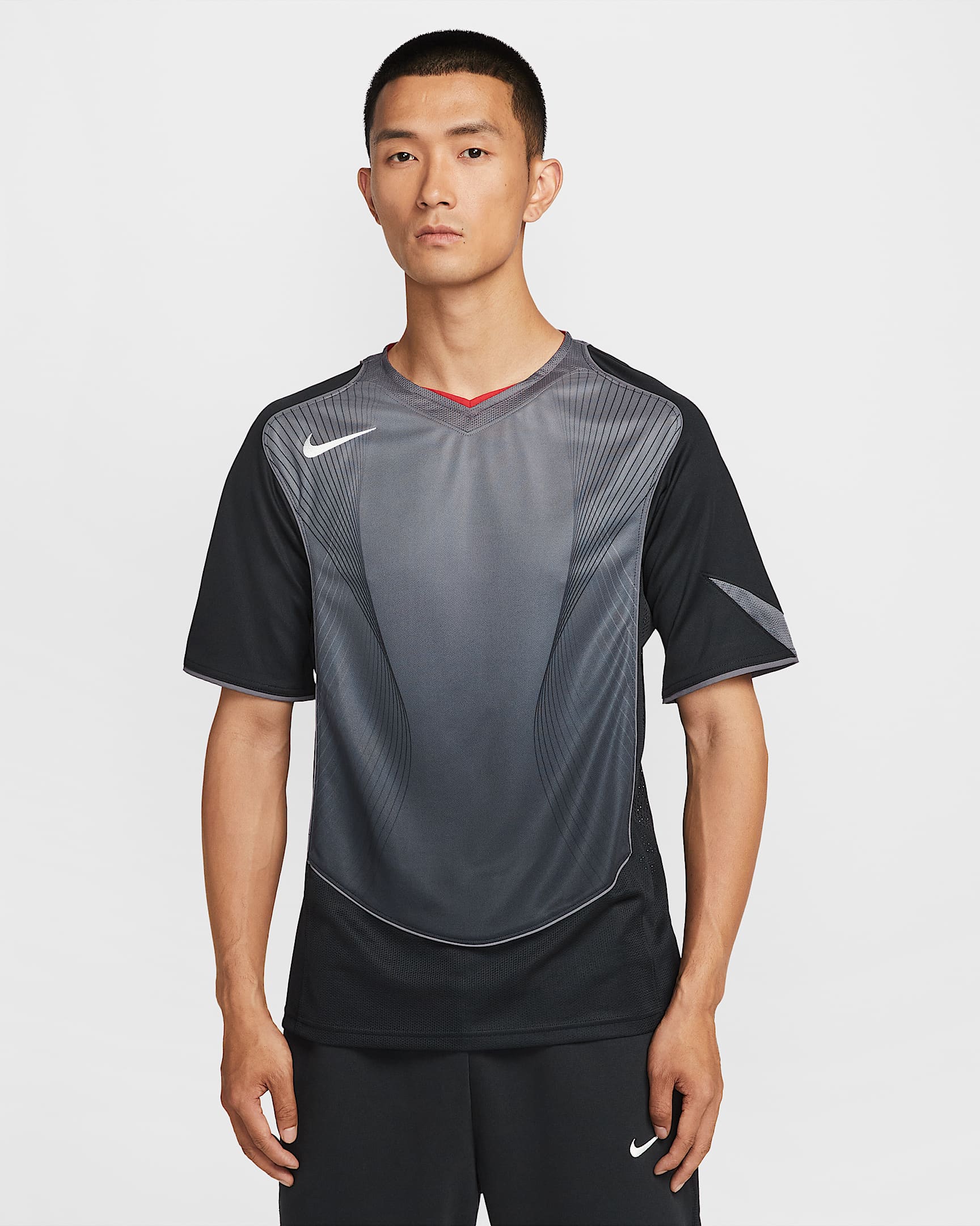 Nike Total 90 Dri-FIT 男子速干短袖足球球衣 - 黑/浅石黑/健身红/帆白