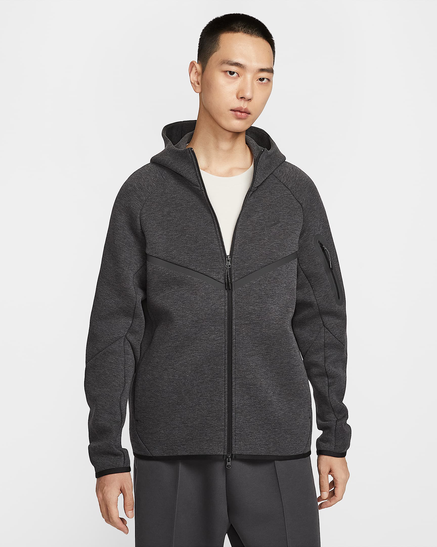 Nike Tech Windrunner 风行者系列男子全长拉链开襟连帽衫 - 调色黑/黑