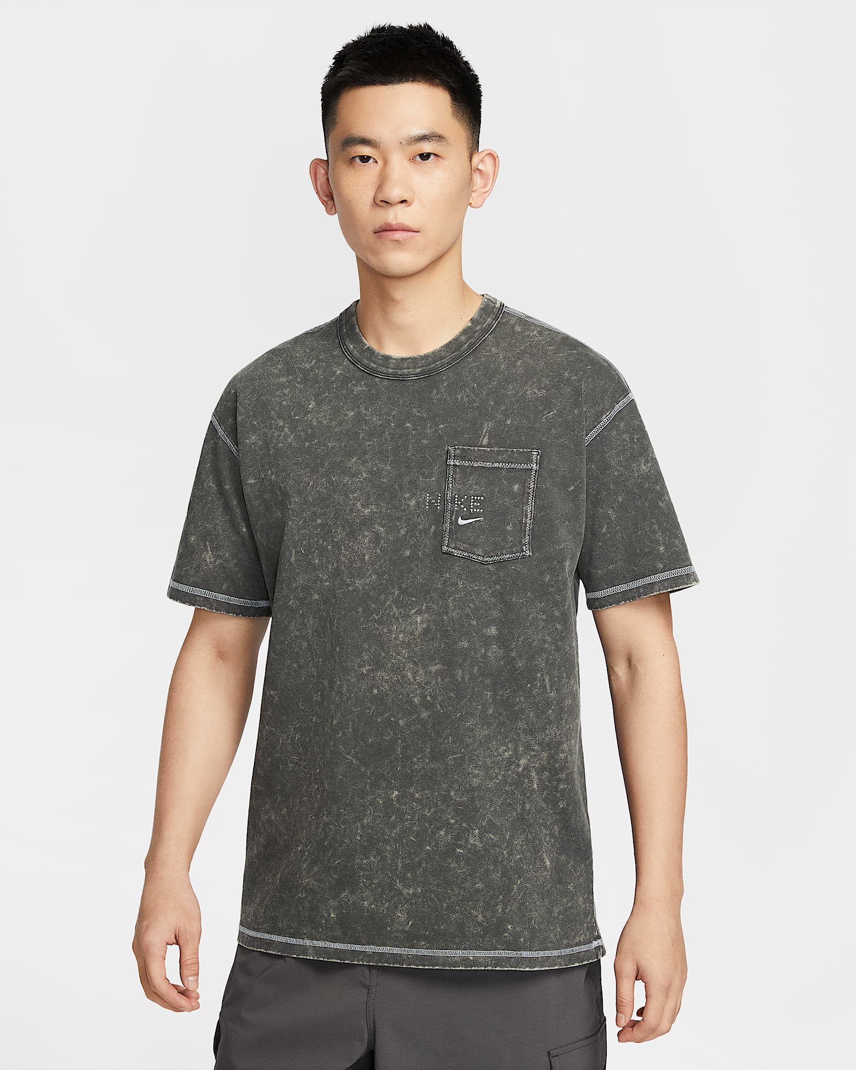 Nike Sportswear 男子复古水洗T恤 - 煤黑