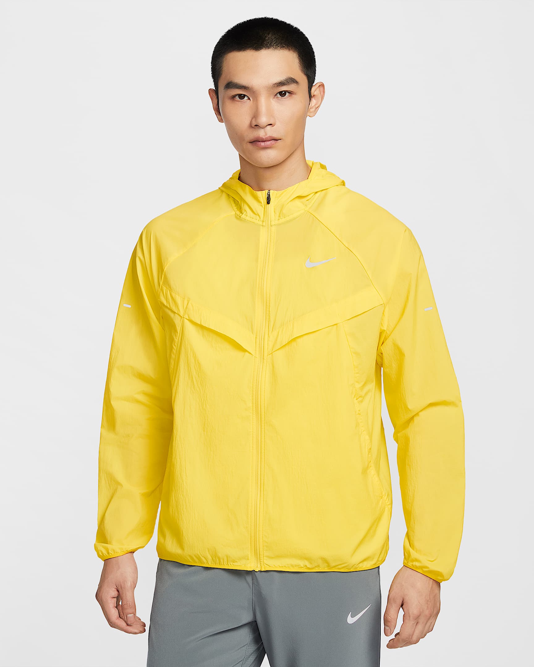 Nike Stride Repel 男子拒水跑步夹克防晒衣皮肤衣 - 发光黄/发光黄