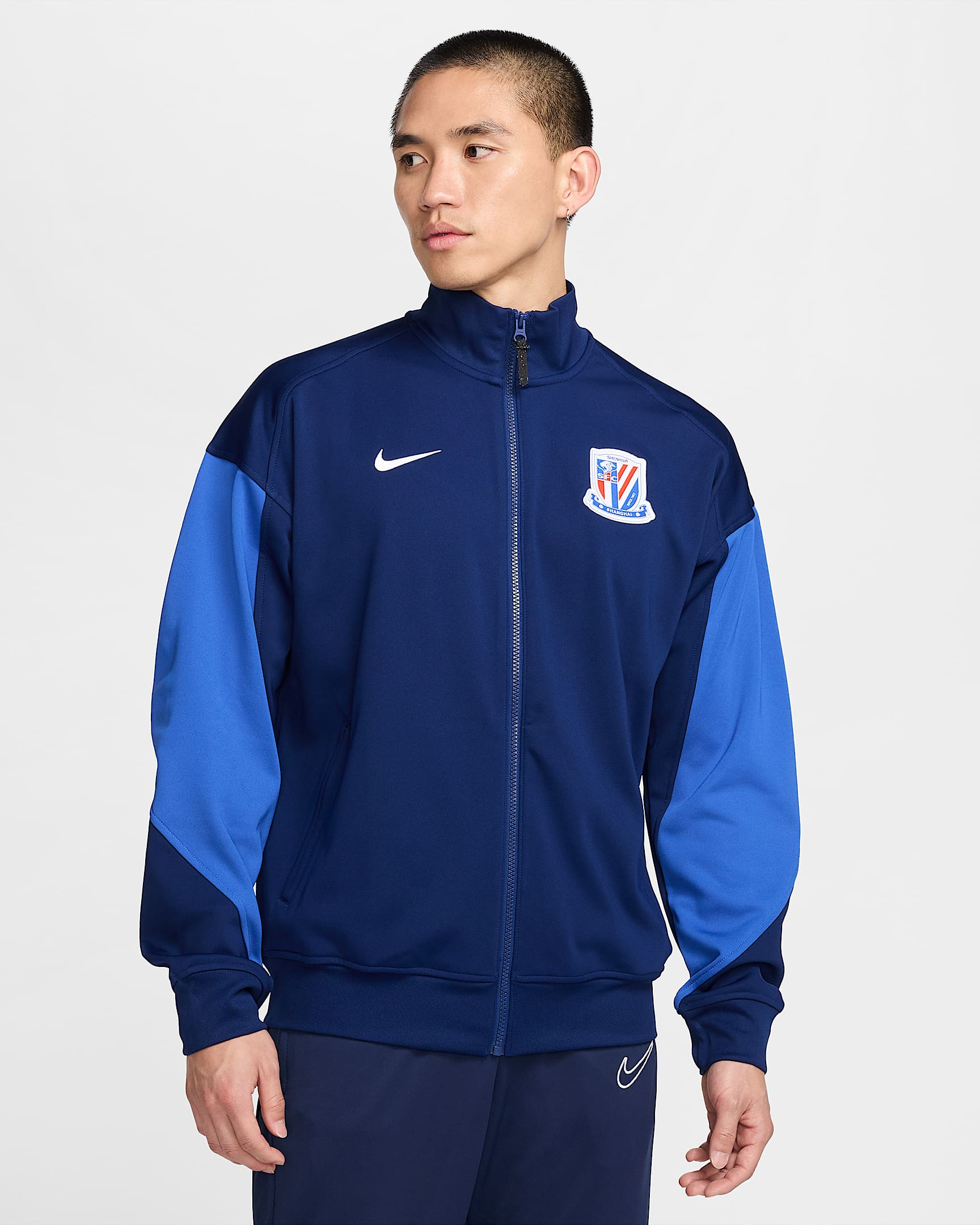 2025 赛季上海申花 Academy Pro Nike Dri-FIT Anthem 男子速干加绒足球夹克 - 空间蓝/校园宝蓝/白色