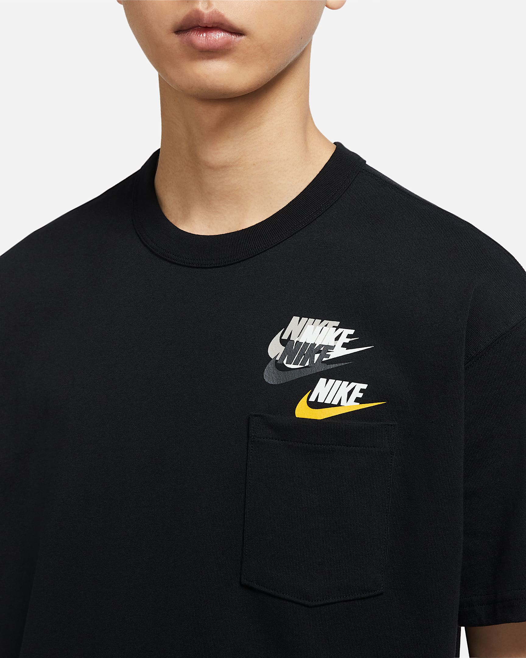 Nike Sportswear 男子T恤 - 黑