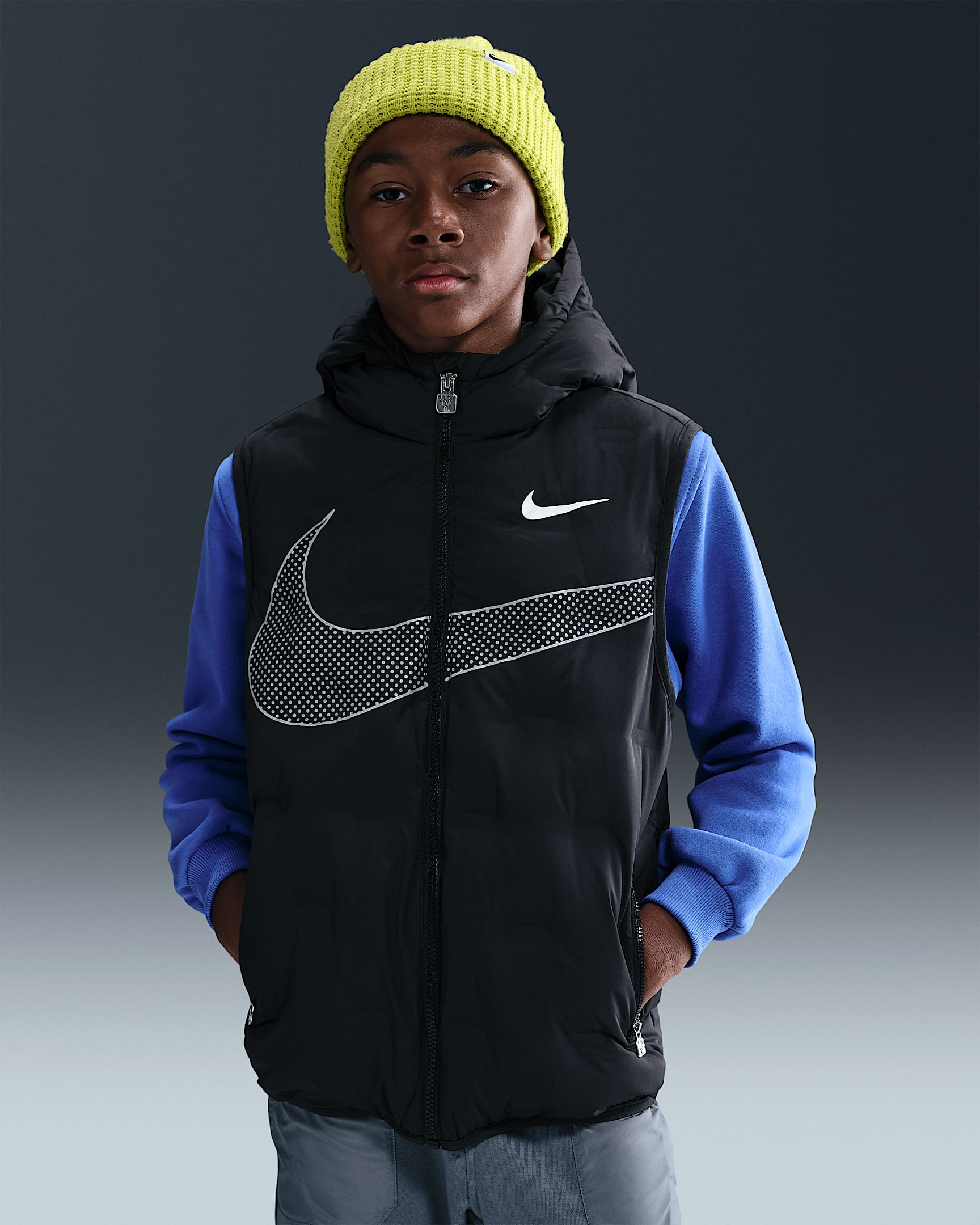 Nike Swoosh 大童拒水羽绒连帽马甲 - 黑