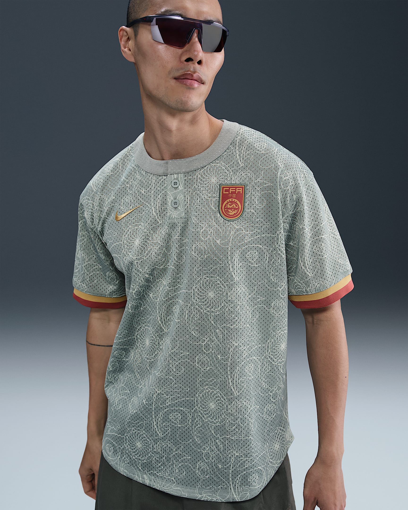 中国队 Authentics Nike 男子球衣 - 云母绿/俱乐部金