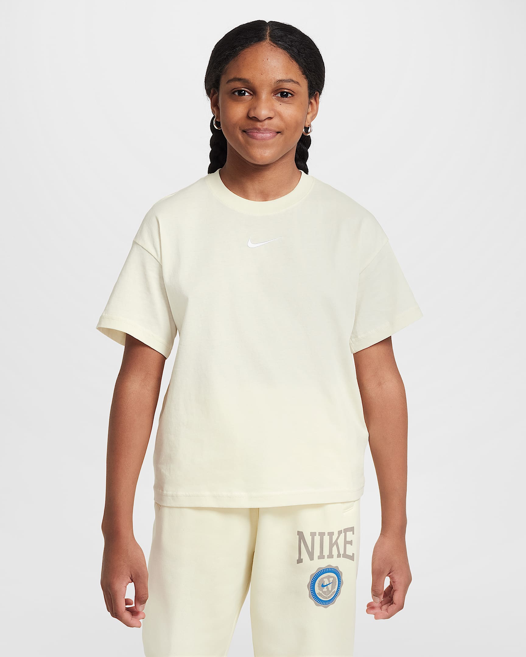 Nike Sportswear Essential 大童(女孩)T恤 - 椰奶色