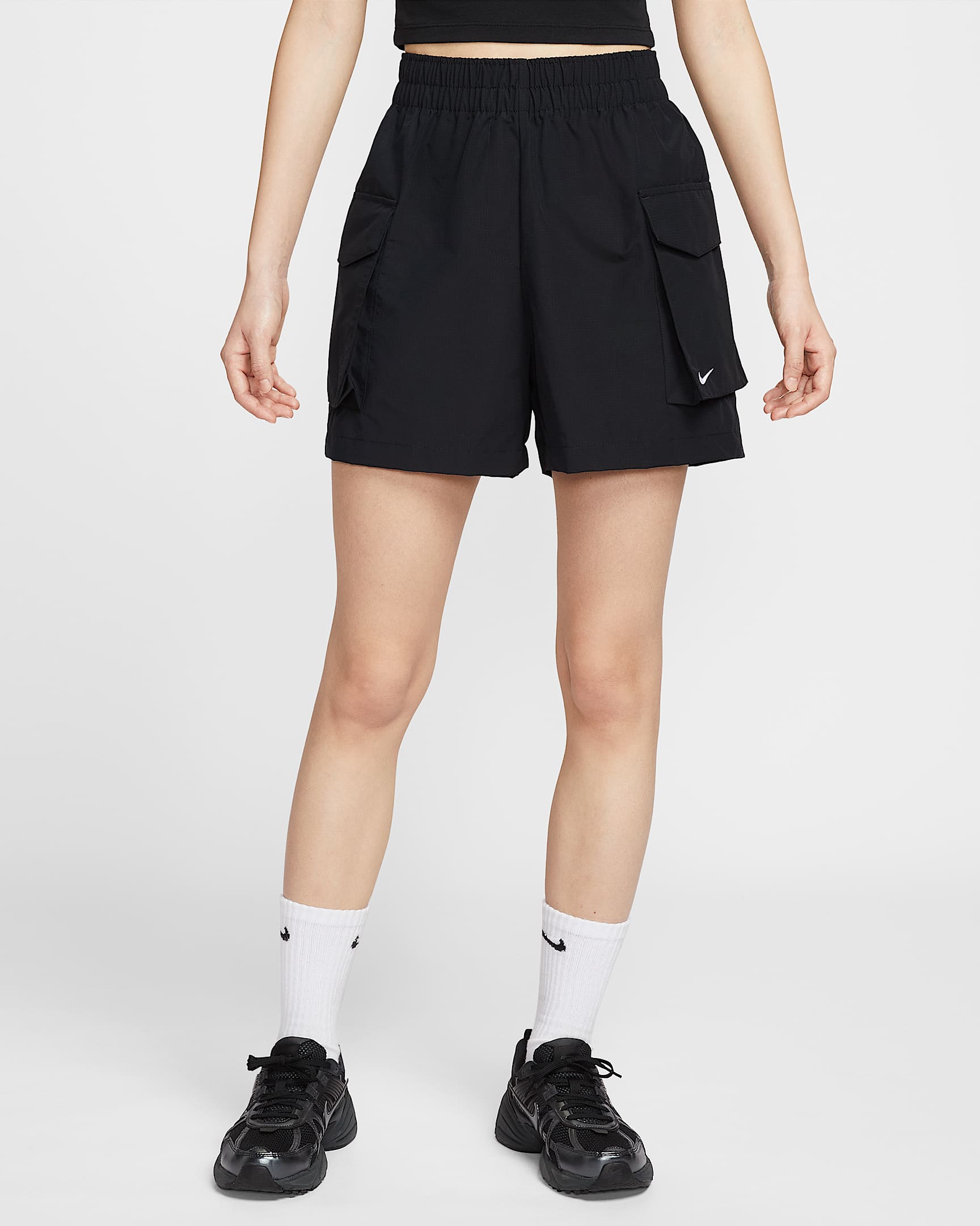 Nike Sportswear Essential 女子梭织高腰工装短裤 - 黑/白色