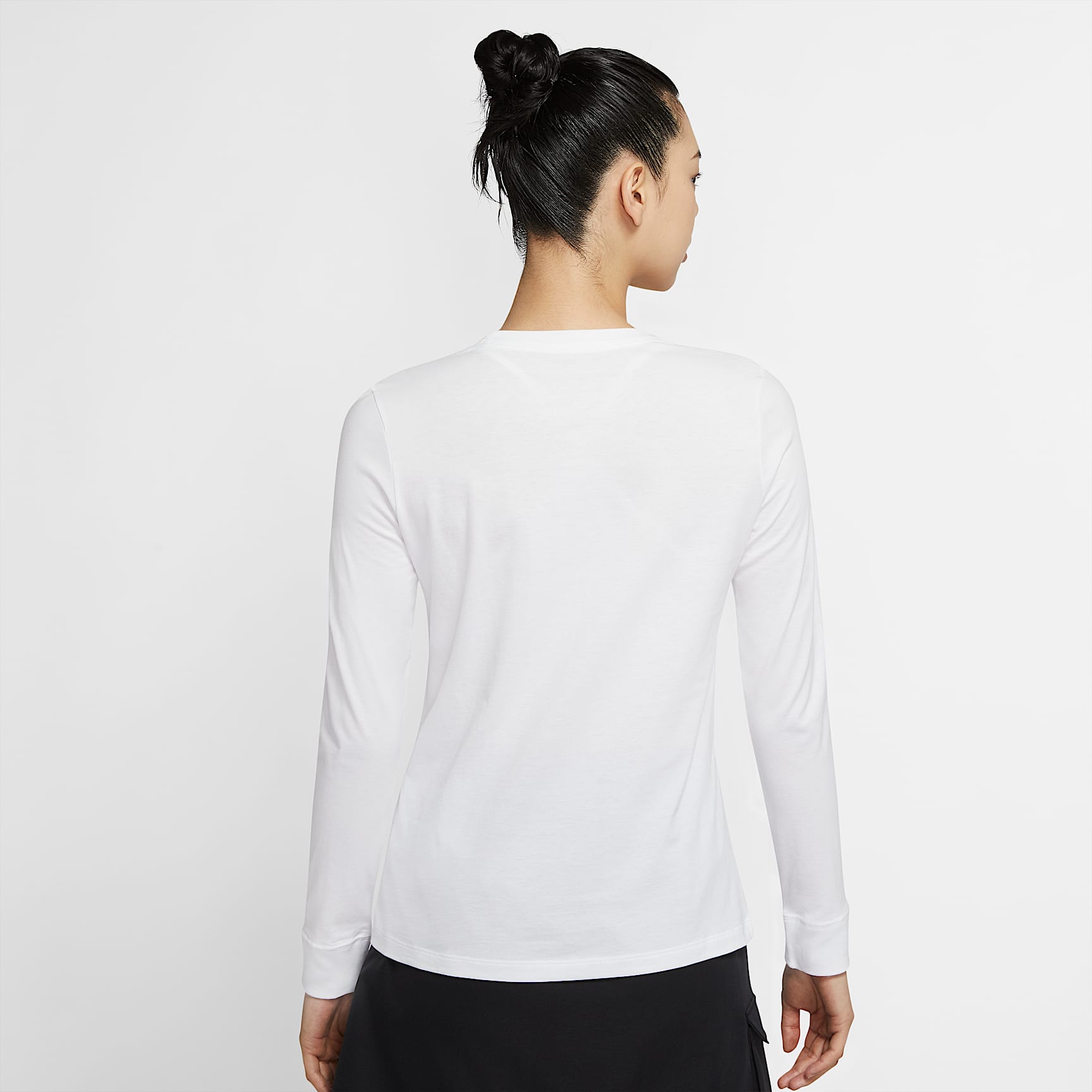 Nike Sportswear 女子长袖T恤 - 白色/黑