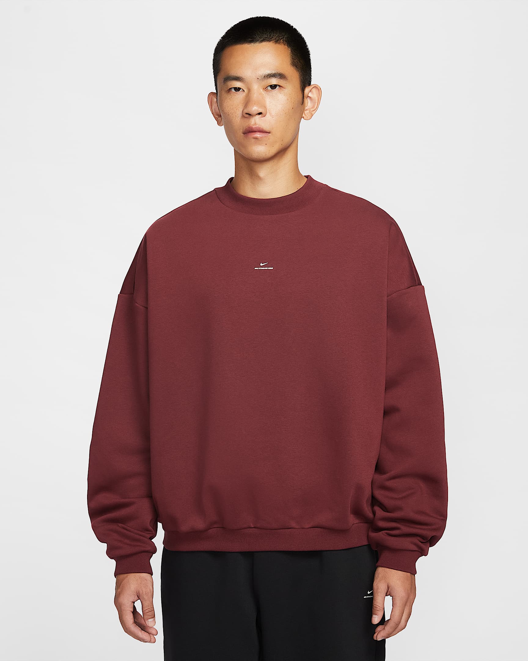 Nike Standard Issue Therma-FIT 男子加绒篮球圆领上衣 - 暗队红/淡象牙白