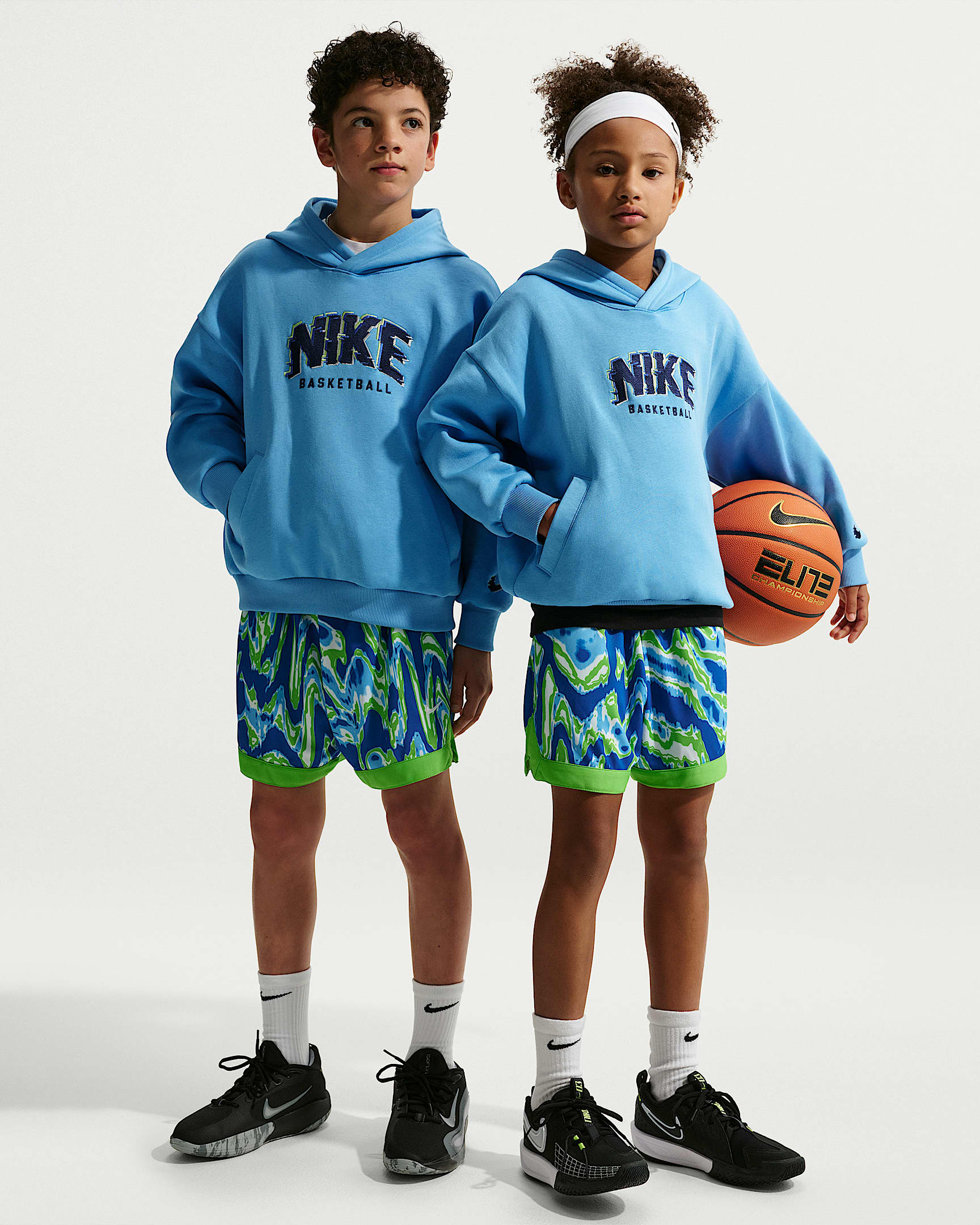 Nike Court Dri-FIT 大童速干篮球短裤 - 明绿/白色