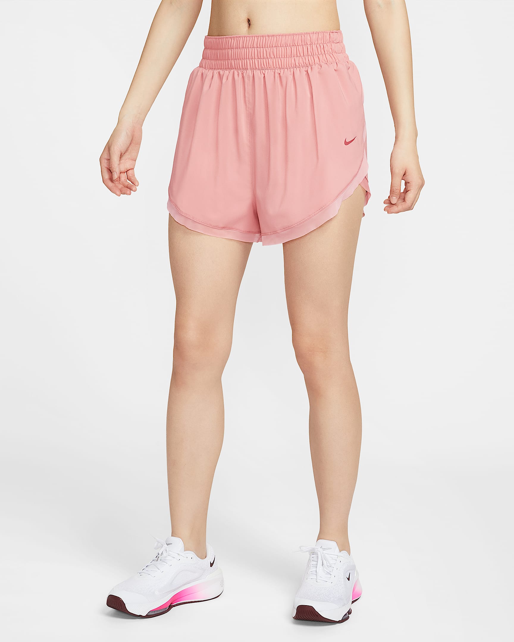 Nike One Dri-FIT 女子速干宽松短裤(含衬裤) - 锈粉/峡谷锈橙