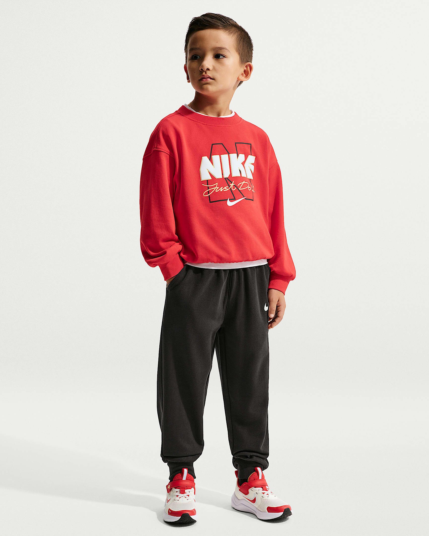 Nike Sportswear 马年限定脱缰系列新年款幼童法式毛圈运动衫和长裤套装 - 黑/黑/白色