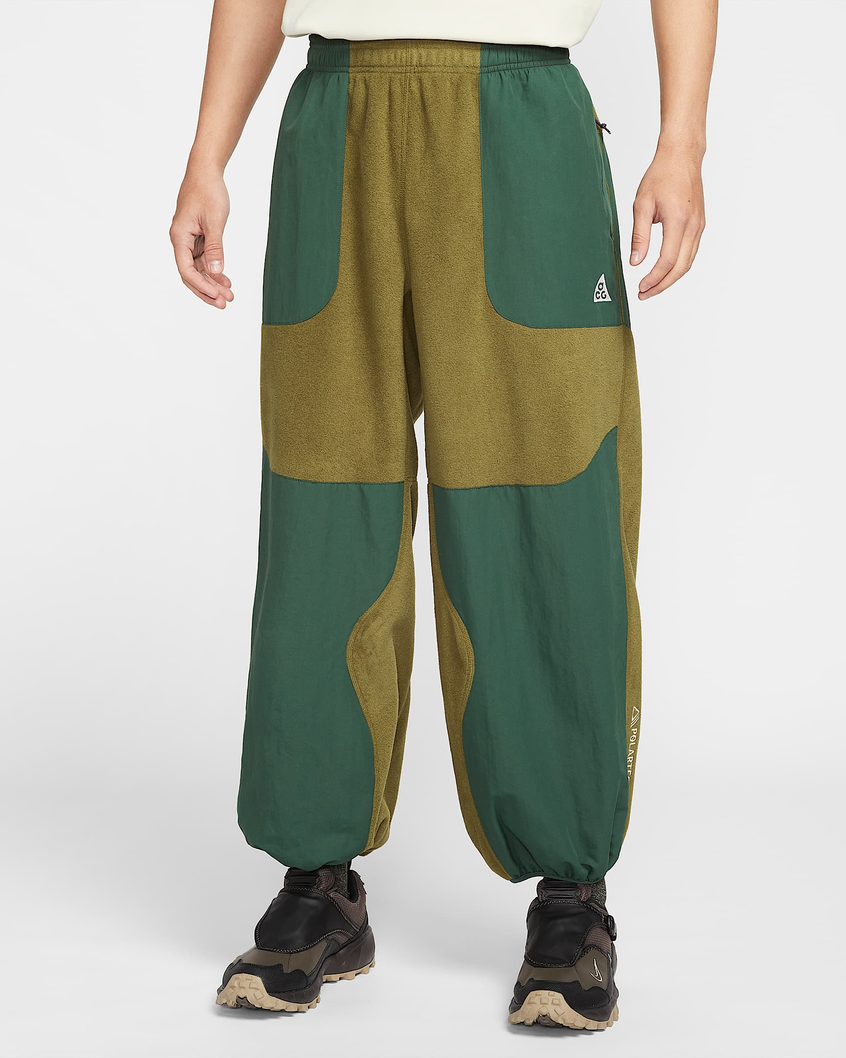 Nike ACG "Wolf Tree" Plus 男子宽松摇粒绒长裤 - 高射炮橄榄绿/冷杉绿/明亮紫/山峰白