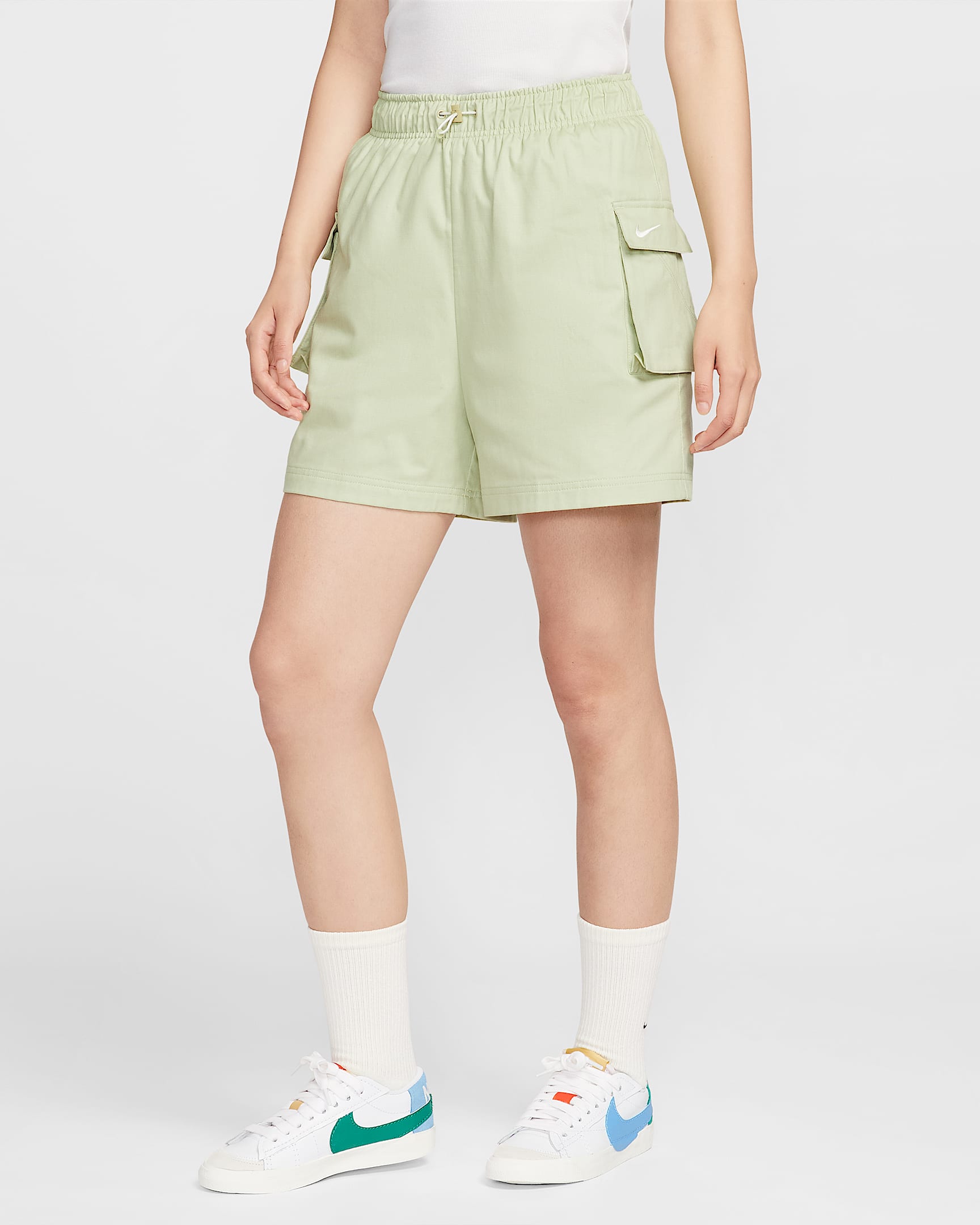 Nike Sportswear 女子梭织高腰短裤 - 浅橄榄绿