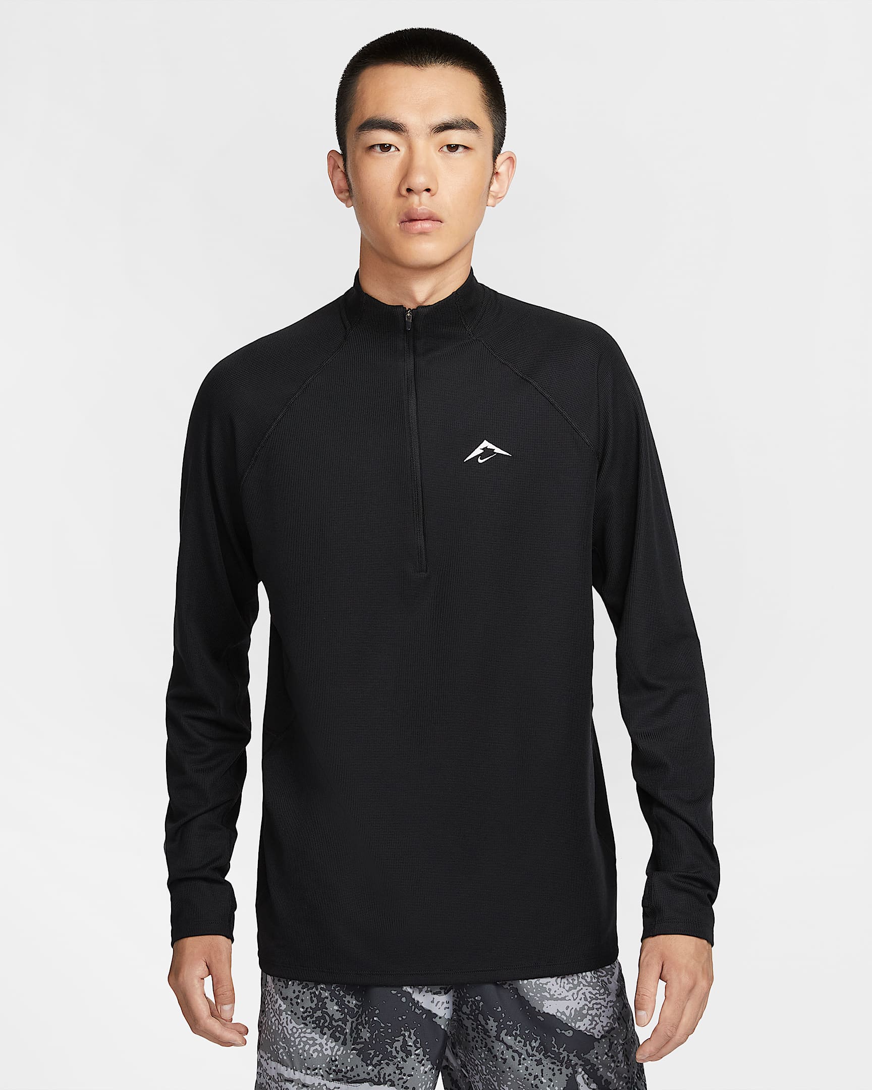 Nike Trail Dri-FIT 男子速干越野上衣 - 黑/山峰白