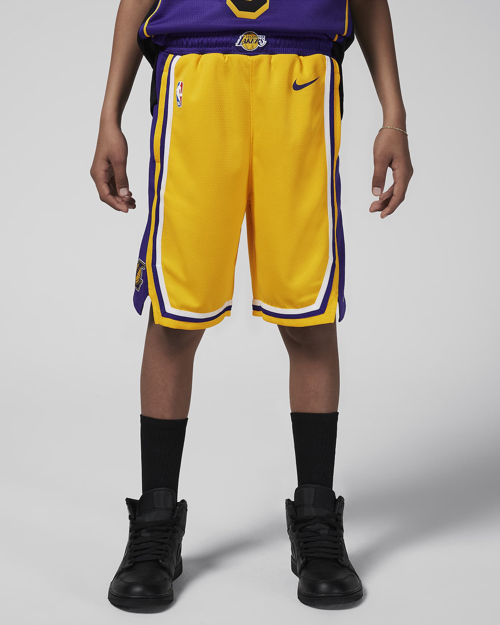 洛杉矶湖人队 Icon Edition Nike NBA Swingman 大童(男孩)速干短裤 - 阿马里洛黄