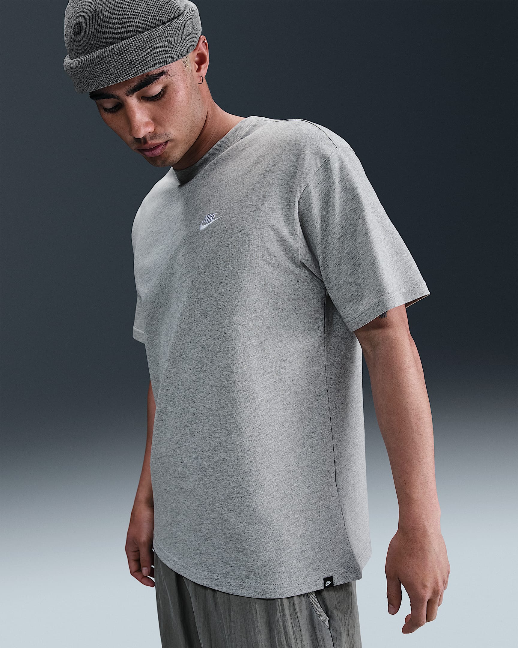 Nike Sportswear Club 男子T恤 - 调色暗灰