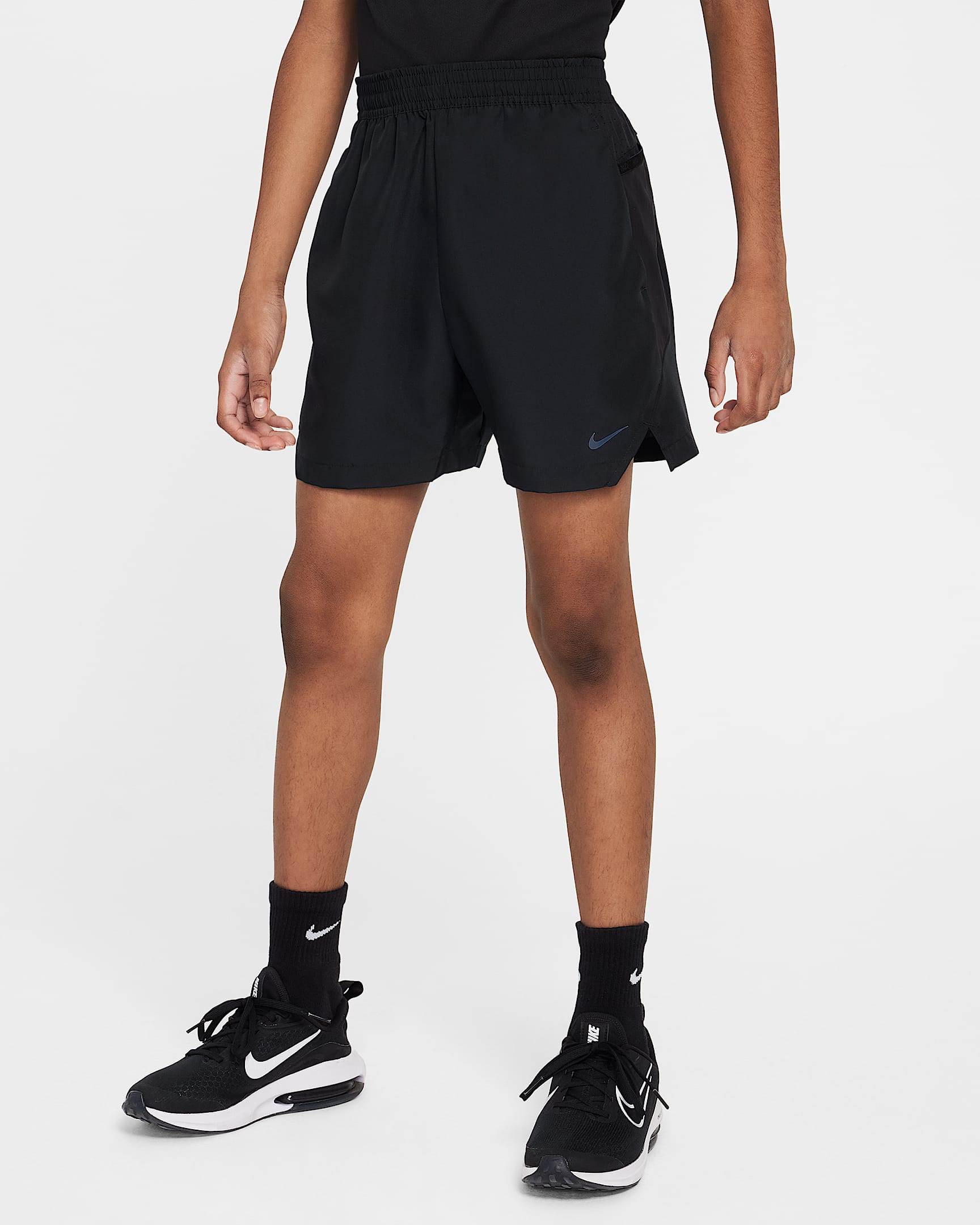 Nike Multi Dri-FIT 大童速干梭织短裤 - 黑/黑