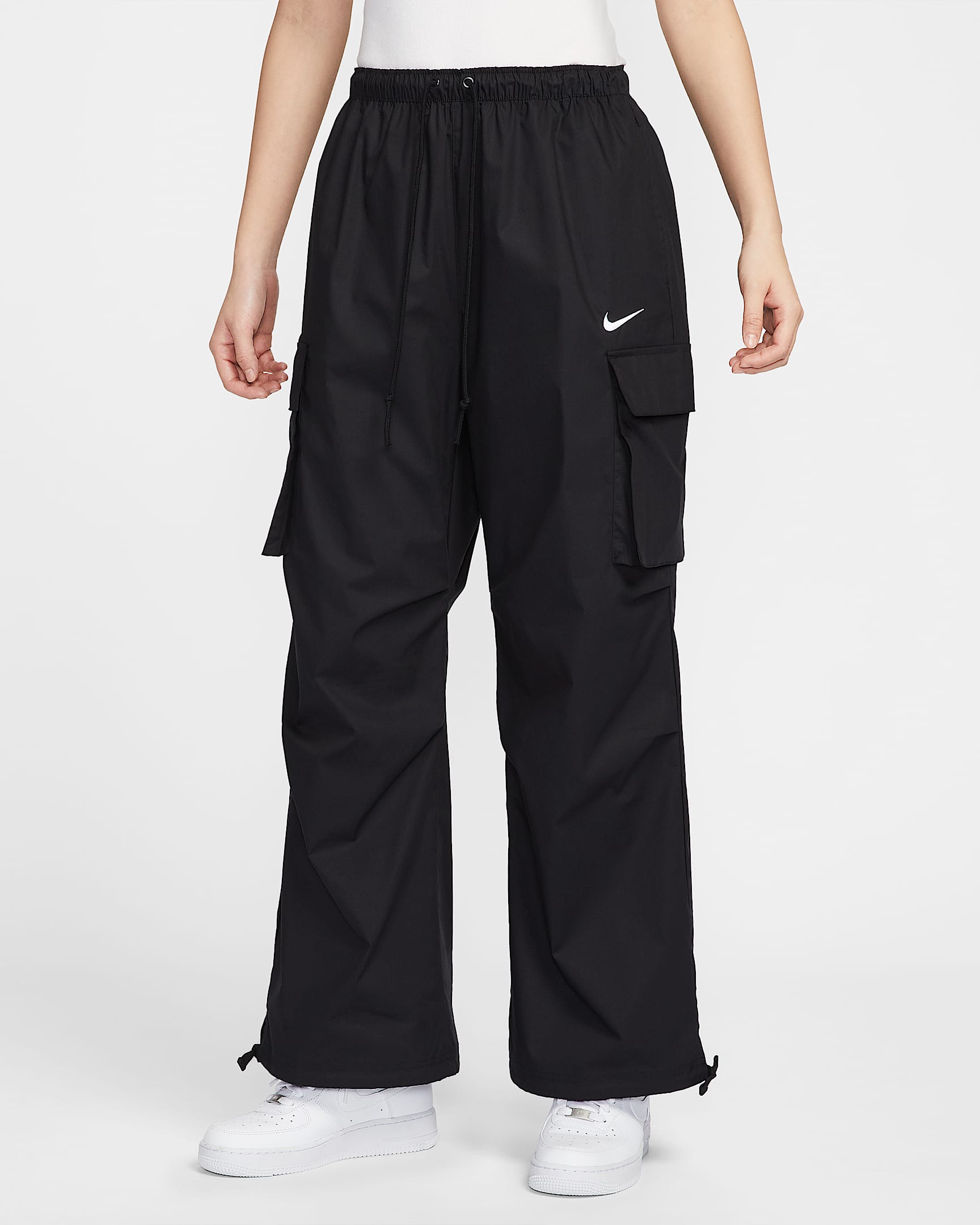 Nike Sportswear 女子梭织中腰长裤 - 黑