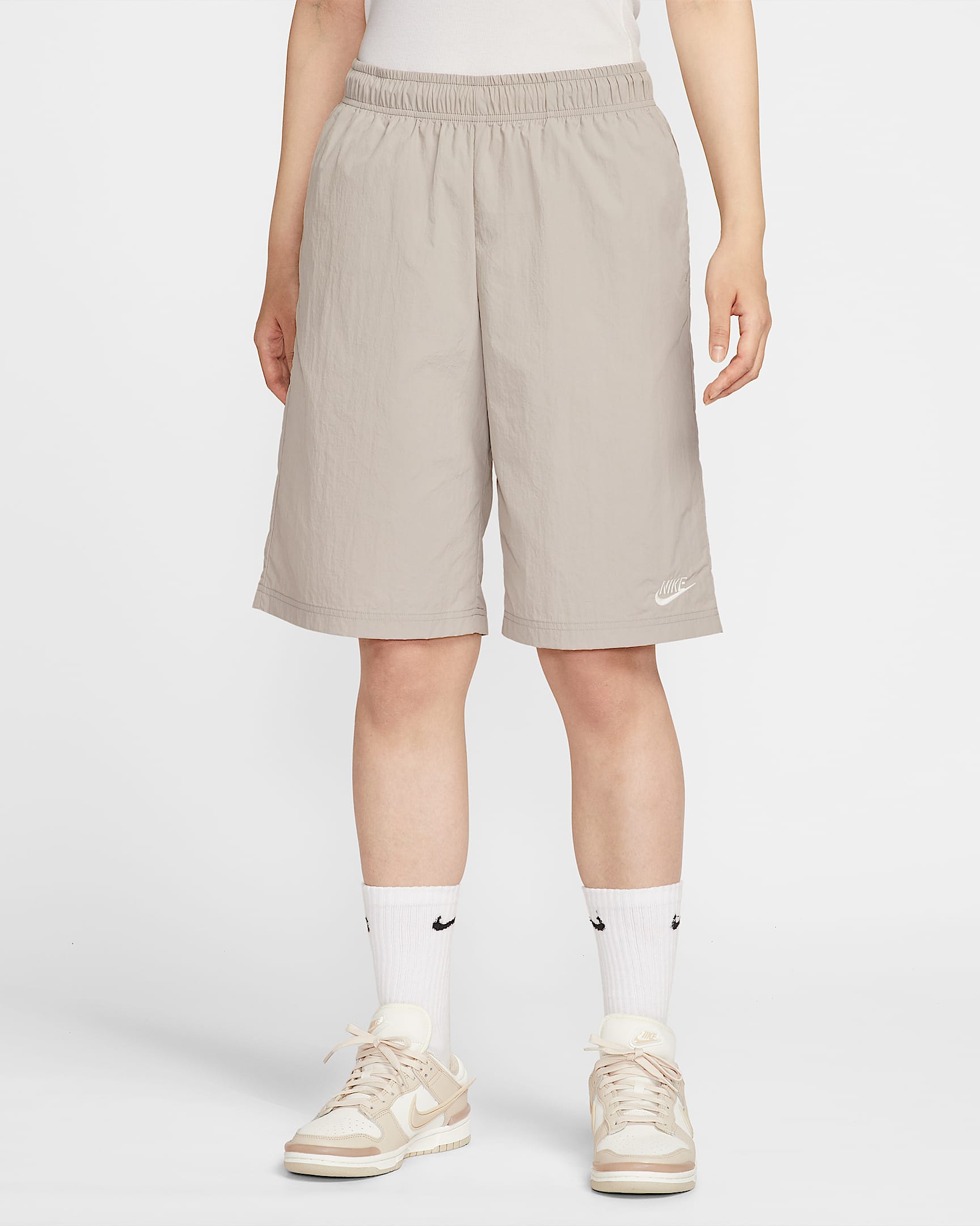 Nike Sportswear 女子中腰宽松短裤 - 大学灰/帆白