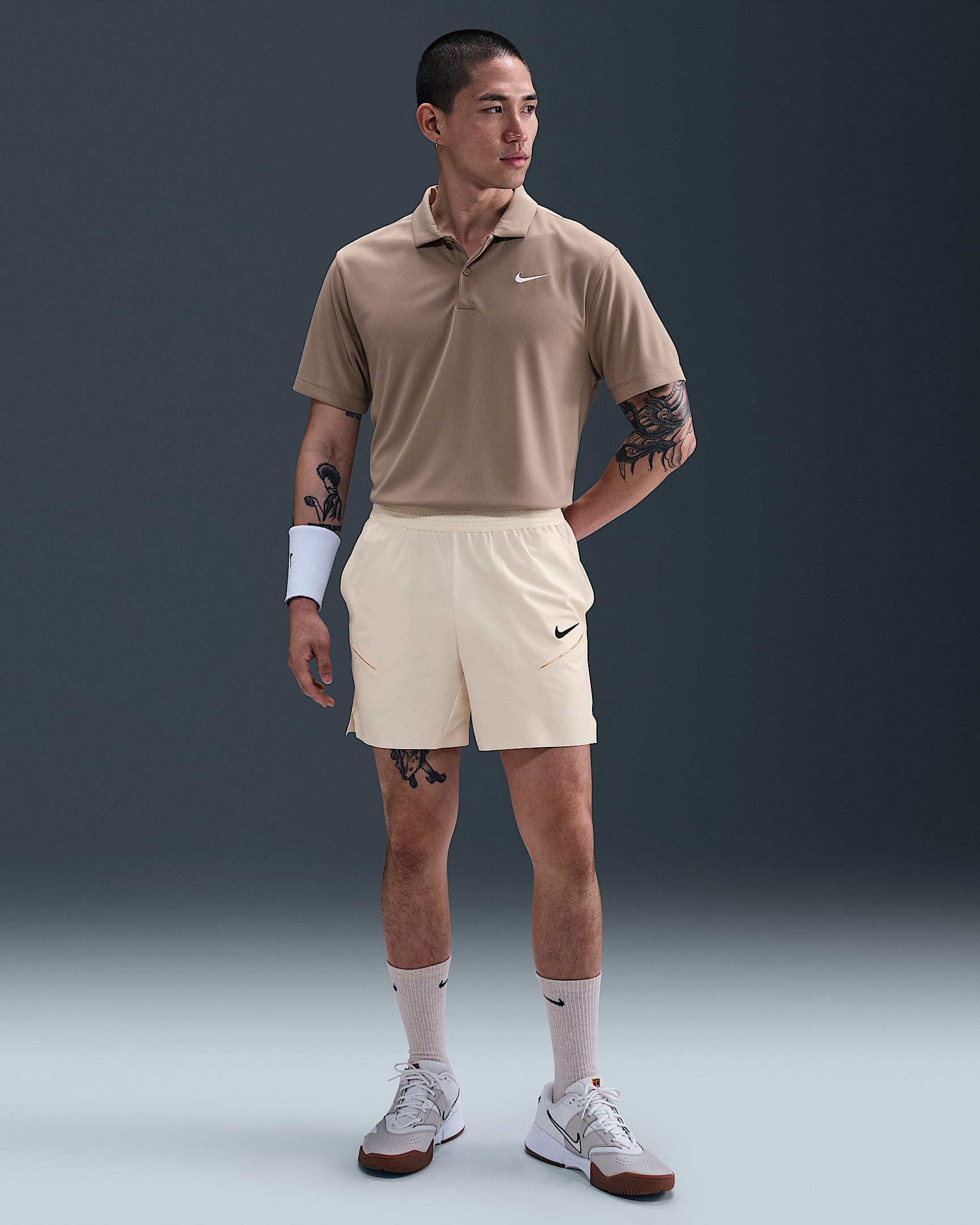 NikeCourt Slam Dri-FIT 男子速干网球短裤 - 淡象牙白/黑