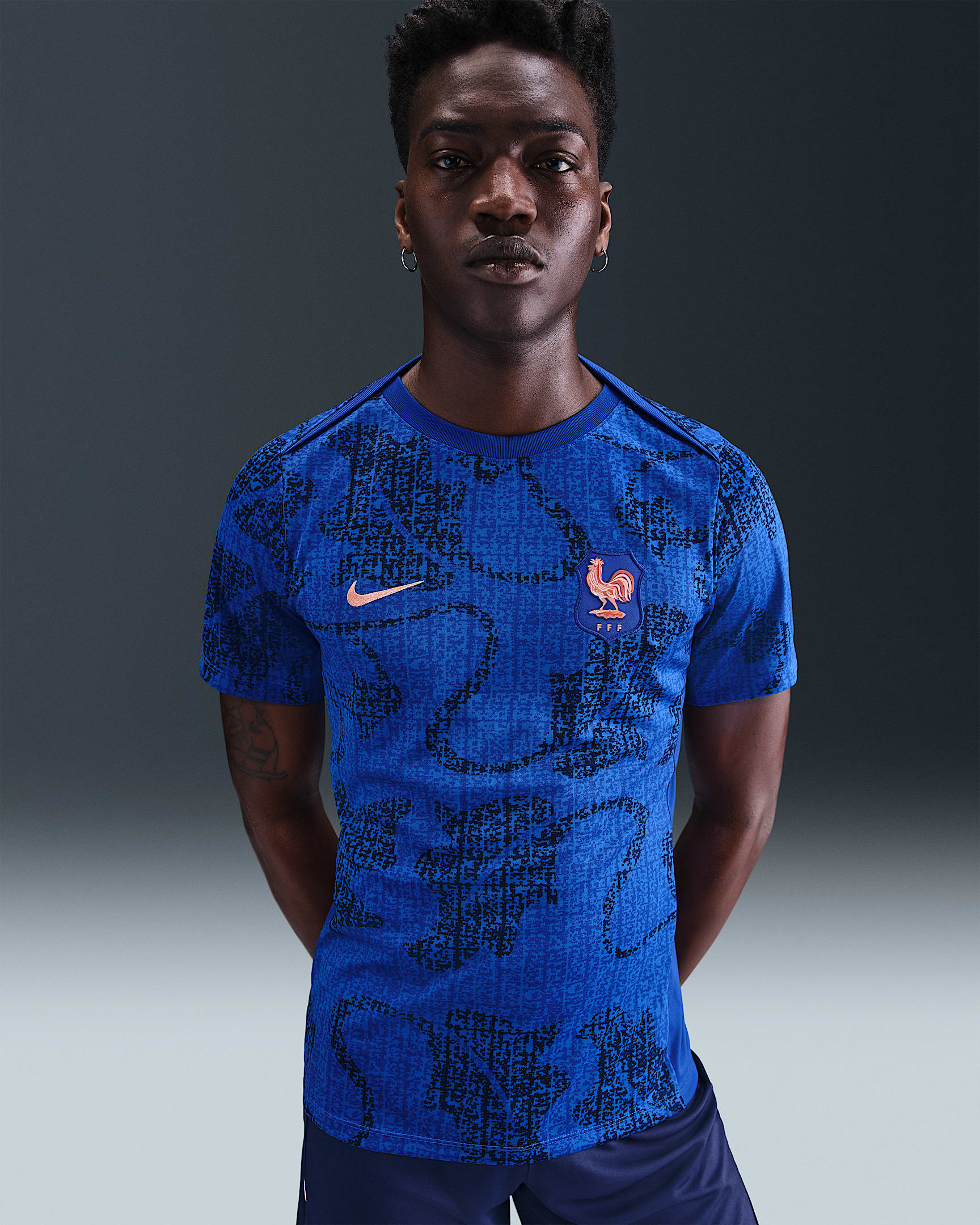法国队 Academy Pro Nike Dri-FIT 男子速干赛前短袖足球上衣 - 里昂蓝/亮蓝/空间蓝/浅茜草根褐
