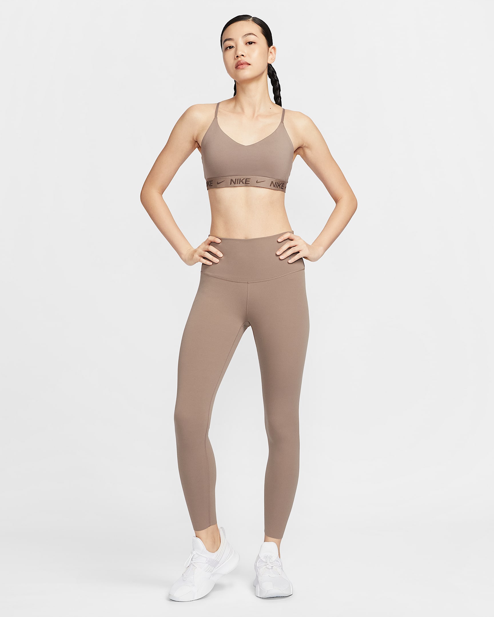 Nike Zenvy 女子软糯塑型低强度包覆速干高腰紧身裤 - 貂棕/黑
