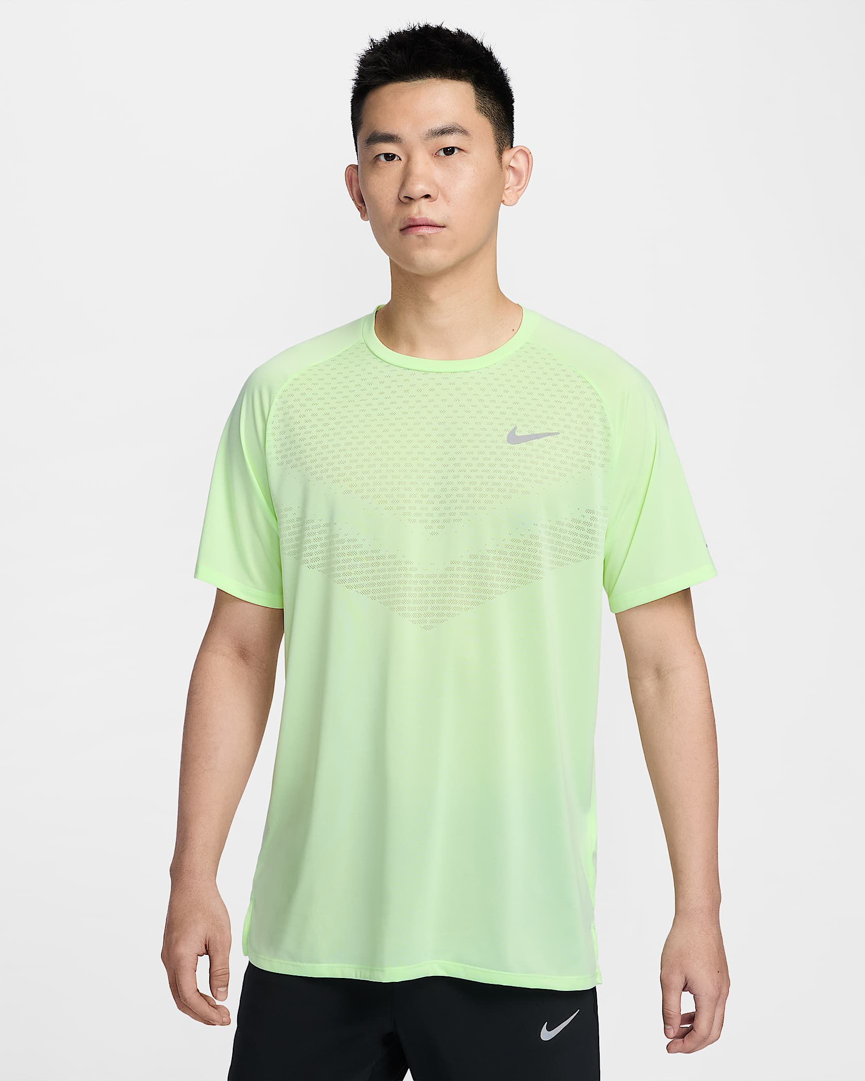 Nike Stride Dri-FIT ADV 男子速干短袖跑步上衣 - 微黄绿
