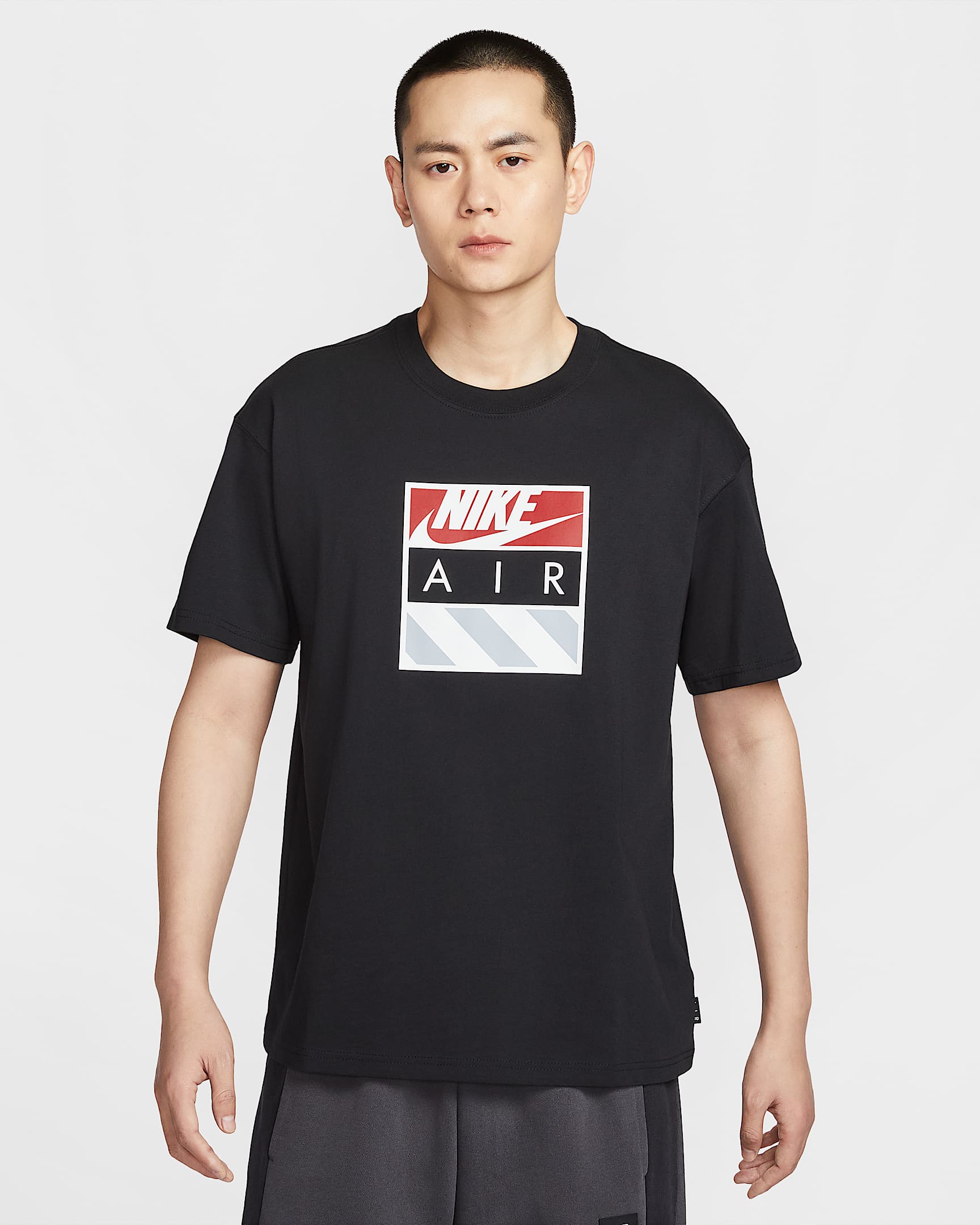 Nike Sportswear 男子T恤 - 黑