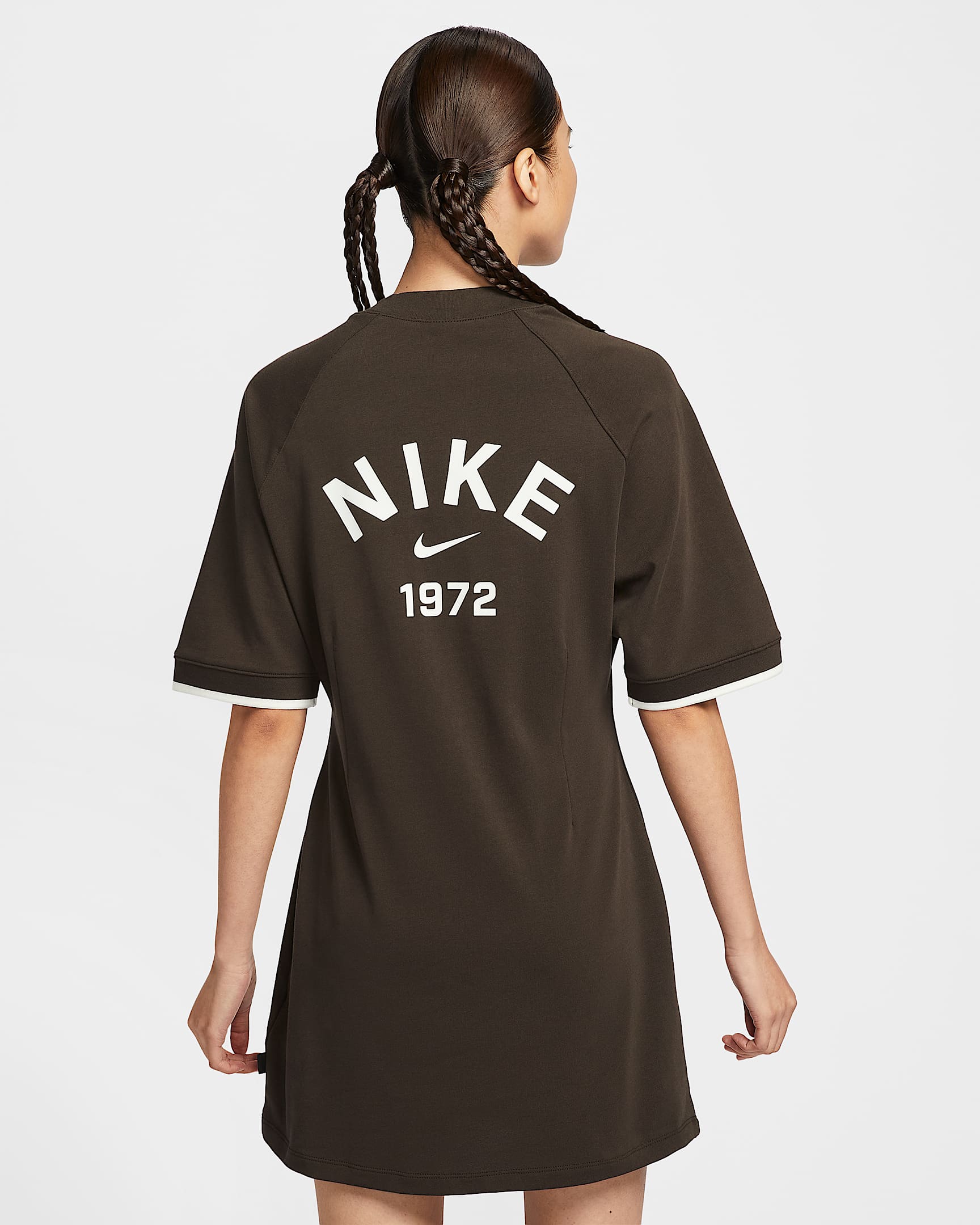 Nike Sportswear Collection 女子T恤式连衣裙 - 丝绒棕/帆白