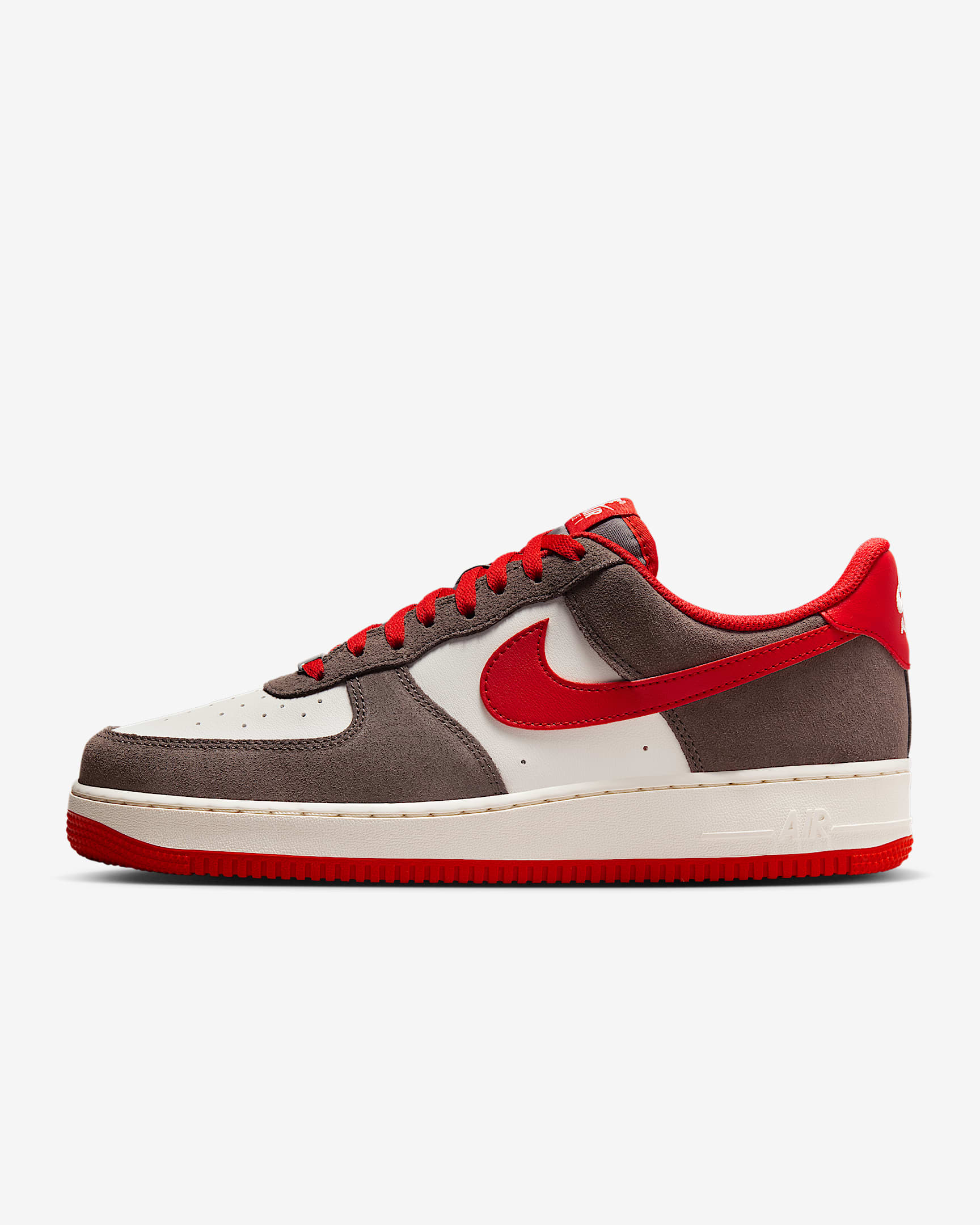 Nike Air Force 1 '07 LV8 男子空军一号运动鞋复古板鞋 - 洞穴石色/帆白/大学红