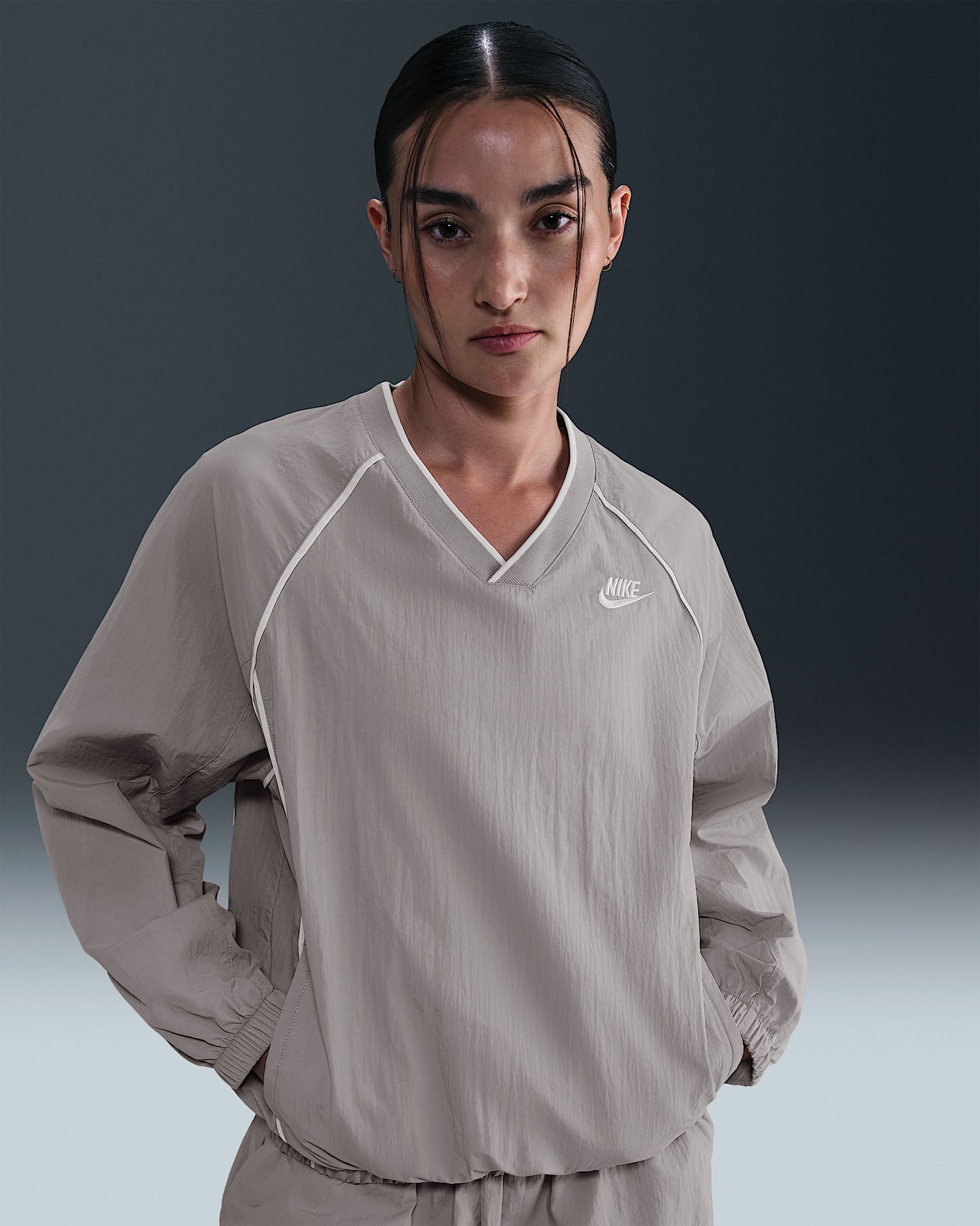 Nike Sportswear Windrunner 女子套头上衣 - 大学灰/帆白