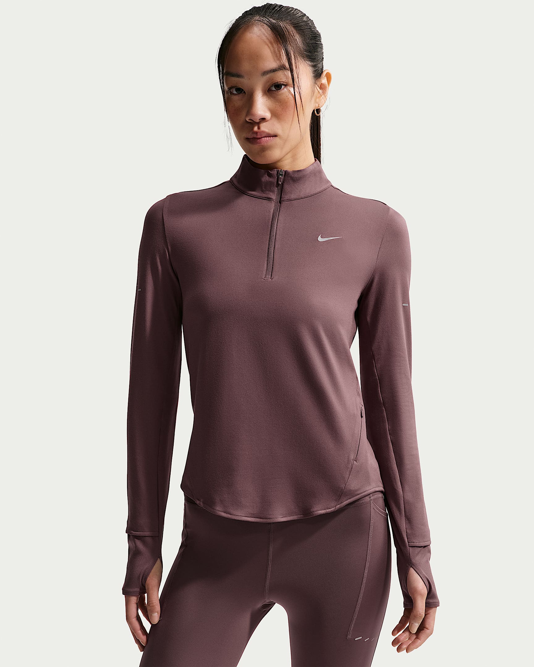 Nike Swift Dri-FIT 女子防晒速干跑步上衣 - 图腾黑紫