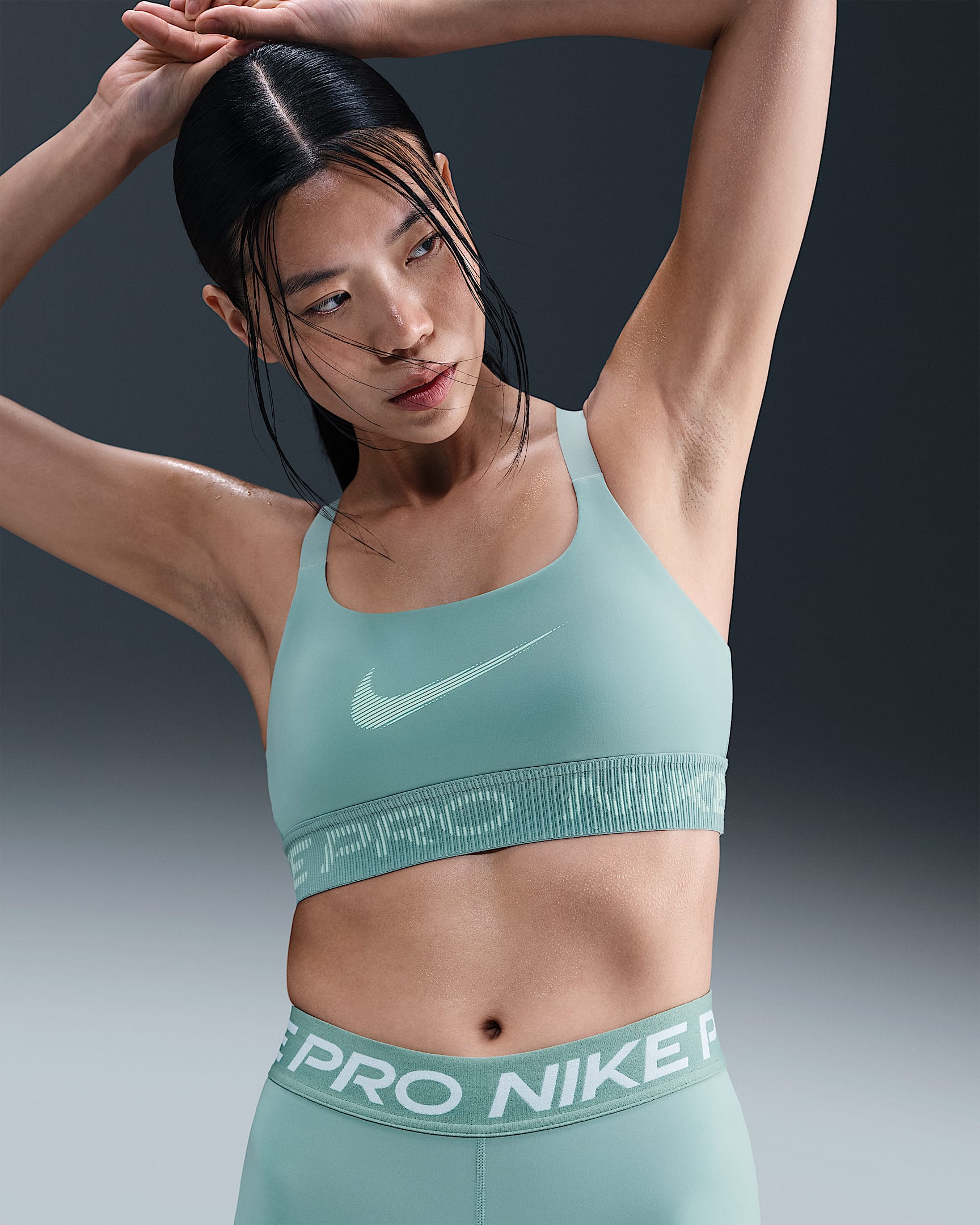 Nike Pro 女子速干低强度支撑衬垫训练运动内衣 - 大炮灰/泡沫薄荷绿/白色