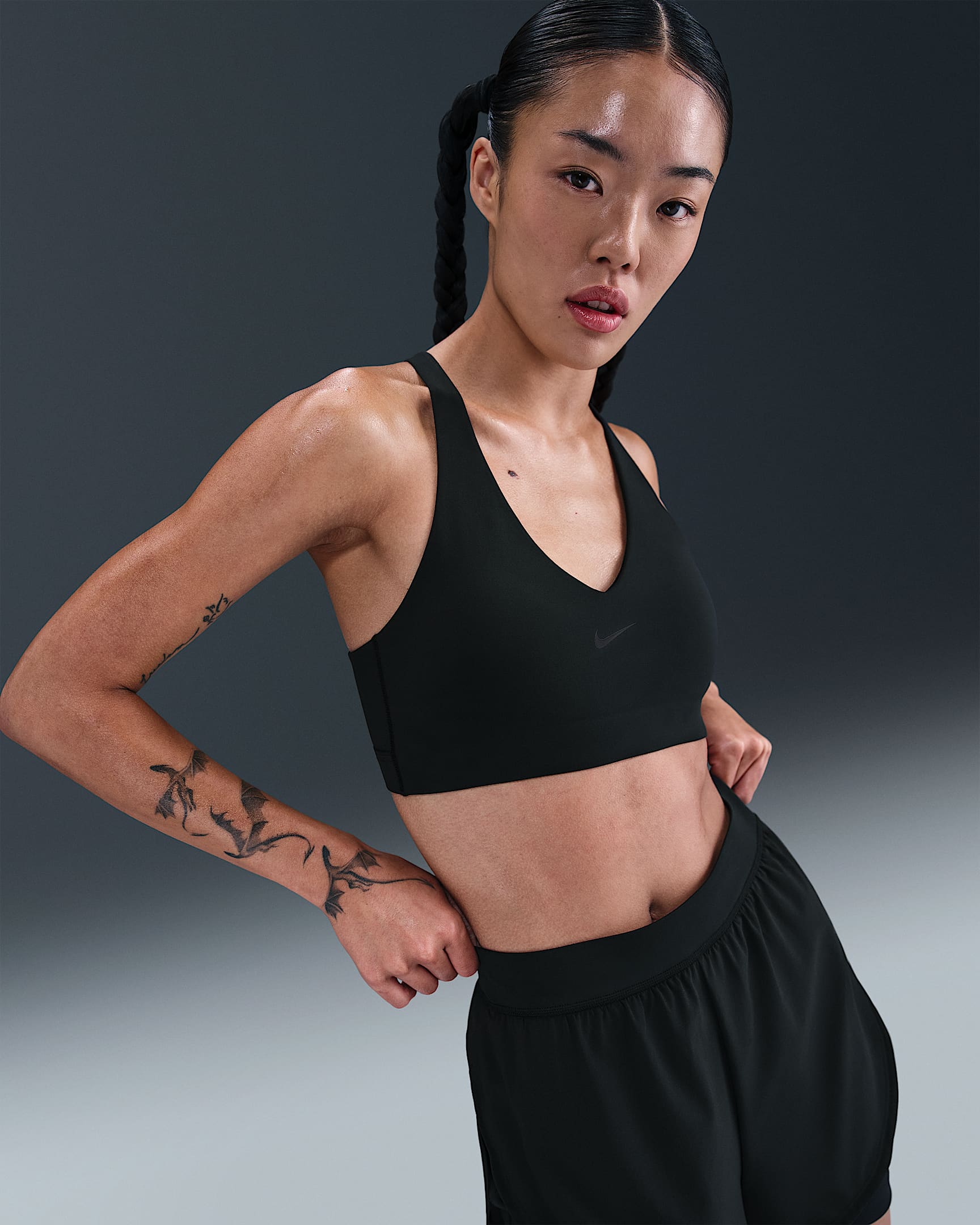 Nike Universa 女子汗渍隐匿中强度支撑速干衬垫运动内衣 - 黑/煤黑/暗烟灰