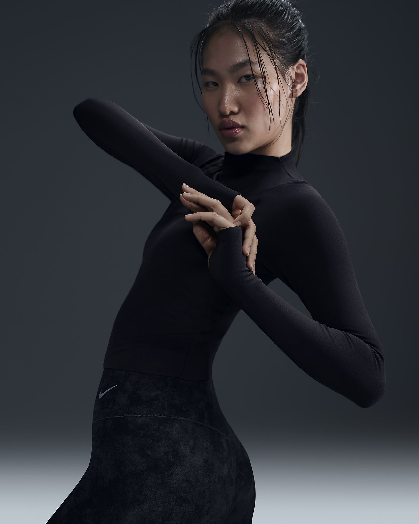Nike Zenvy Dri-FIT 女子裸感亲肤透气速干长袖上衣 - 黑