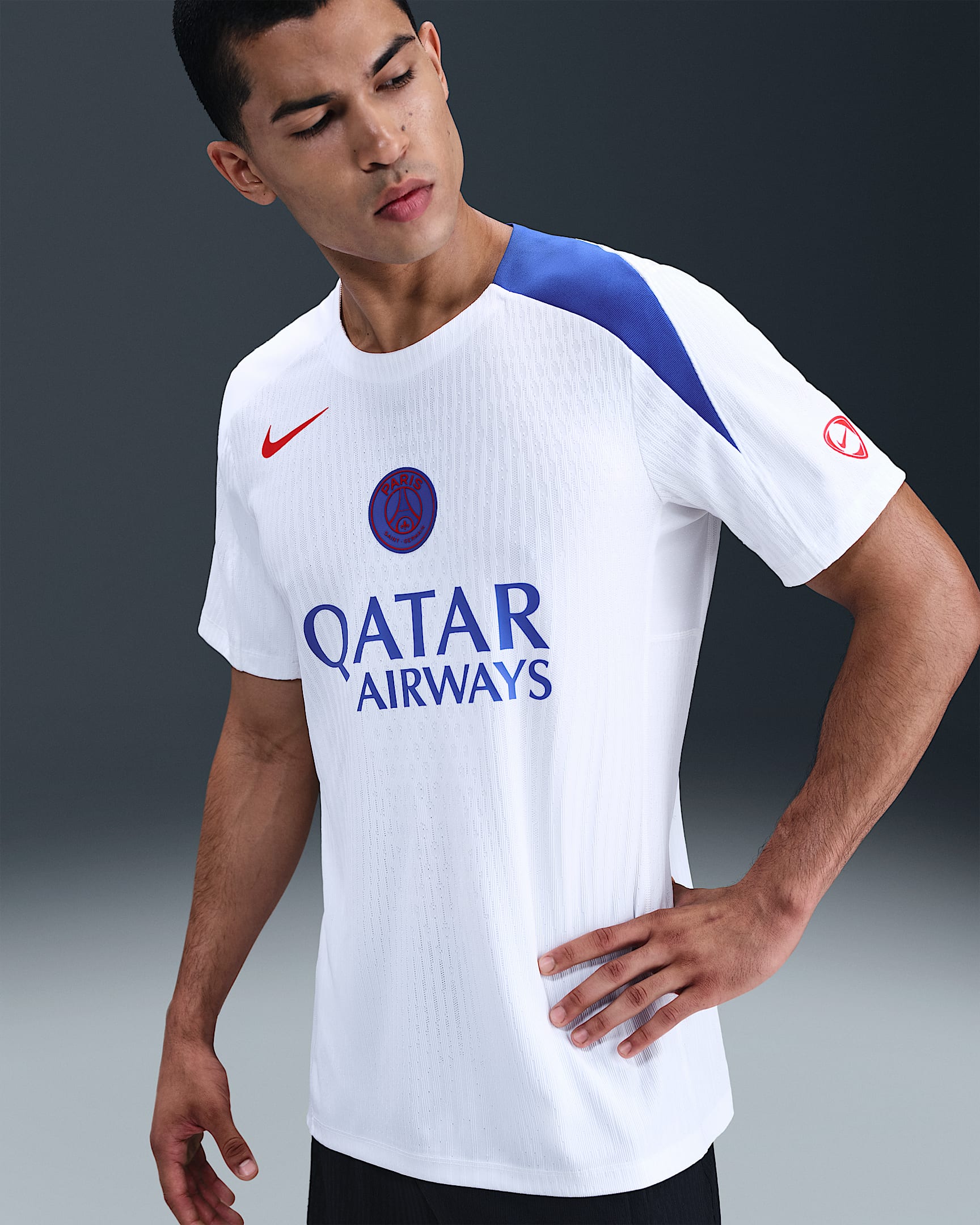 巴黎圣日耳曼足球俱乐部 Strike Elite Third Nike Dri-FIT ADV Total 90 男子速干足球短袖上衣 - 白色/皇家蓝/全球红